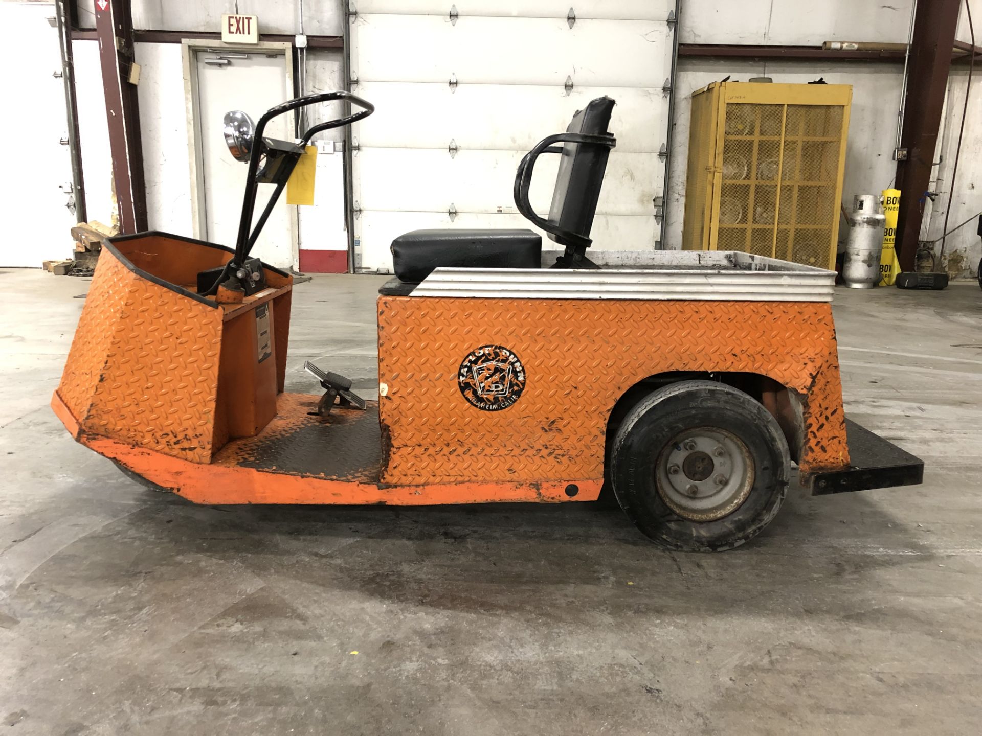 TAYLOR-DUNN ELECTRIC 3-WHEEL PERSONNEL CART, MODEL: S85-34, S/N: 39653, 24 VOLT, ON-BOARD CHARGER,