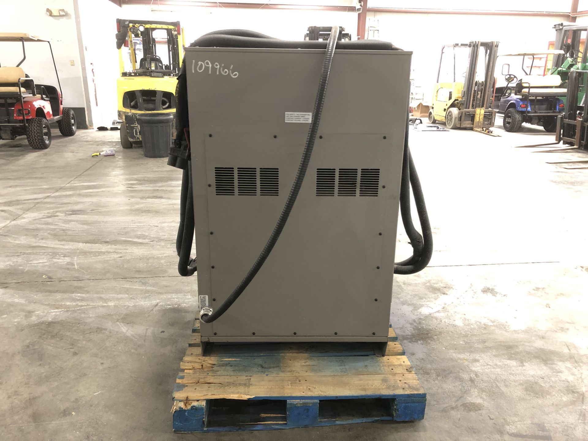 2014 ENERSYS EXPRESS MULTI-VOLT INDUSTRIAL BATTERY CHARGER, MODEL: TWINMAX 20, S/N: TM20N001828, - Image 3 of 5