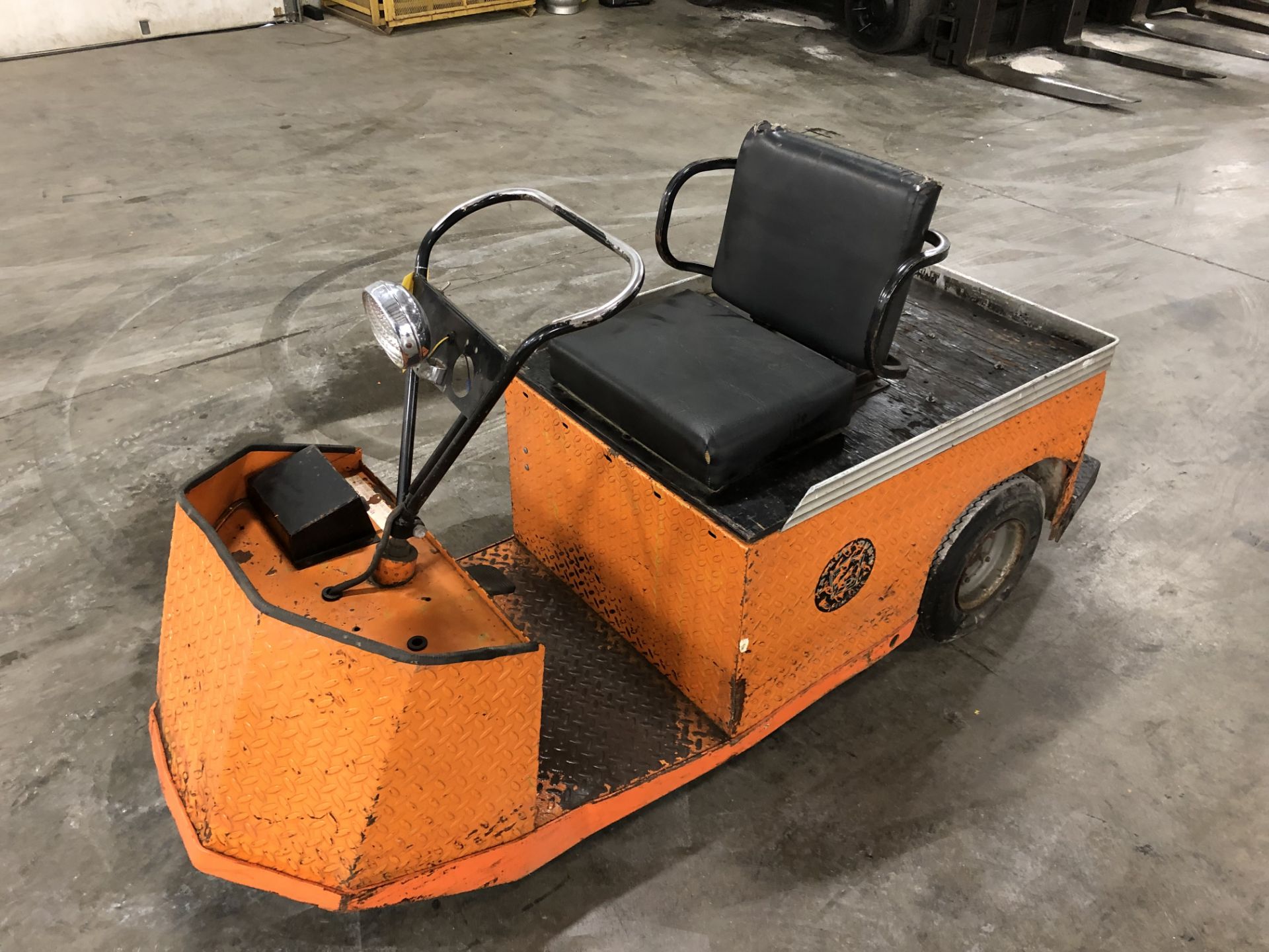 TAYLOR-DUNN ELECTRIC 3-WHEEL PERSONNEL CART, MODEL: S85-34, S/N: 39653, 24 VOLT, ON-BOARD CHARGER, - Image 6 of 7