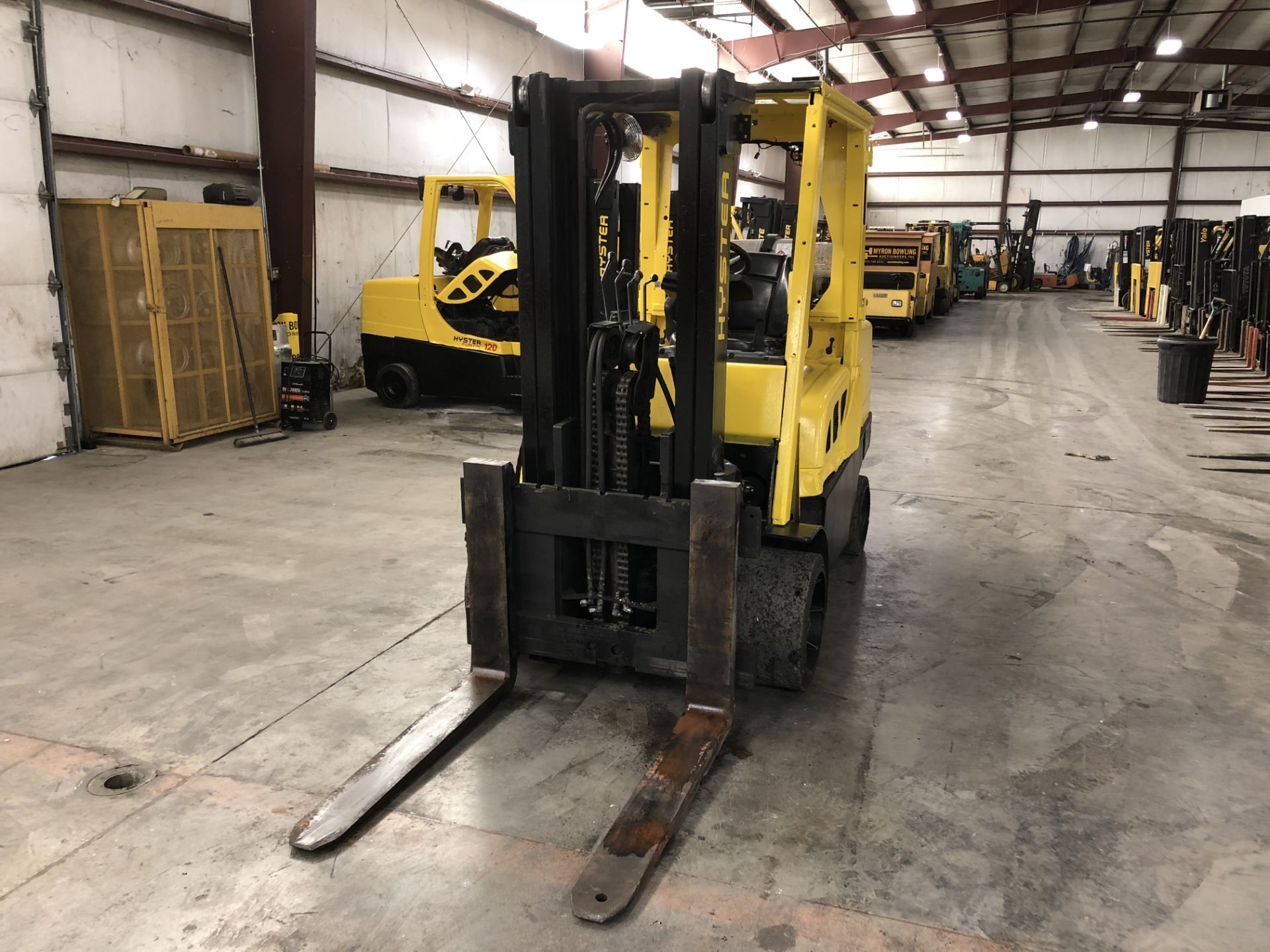 2014 HYSTER 12,000-LB., MODEL: S120FT, S/N: H004V03214M, LPG, LEVER SHIFT, SOLID TIRES, 111” - Image 4 of 5