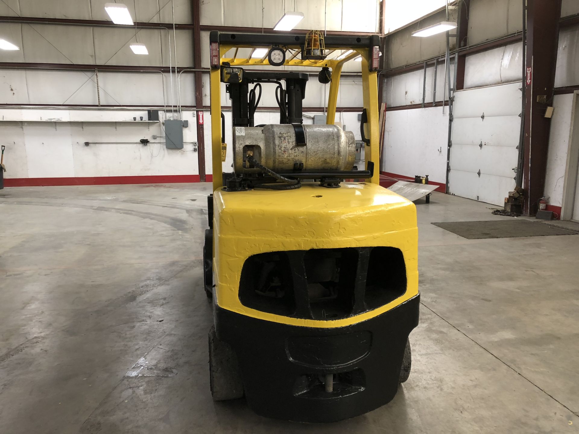 2014 HYSTER 12,000-LB., MODEL: S120FT, S/N: H004V03210M, LPG, LEVER SHIFT, SOLID TIRES, 111” - Image 2 of 5