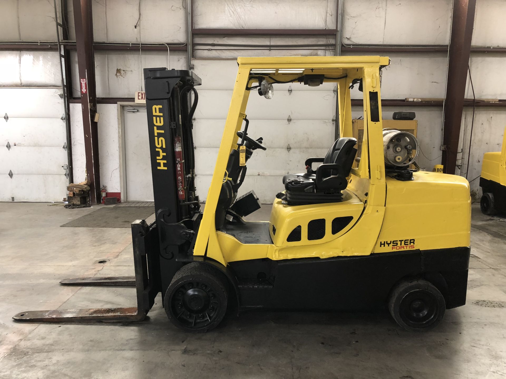 2014 HYSTER 12,000-LB., MODEL: S120FT, S/N: H004V03214M, LPG, LEVER SHIFT, SOLID TIRES, 111”