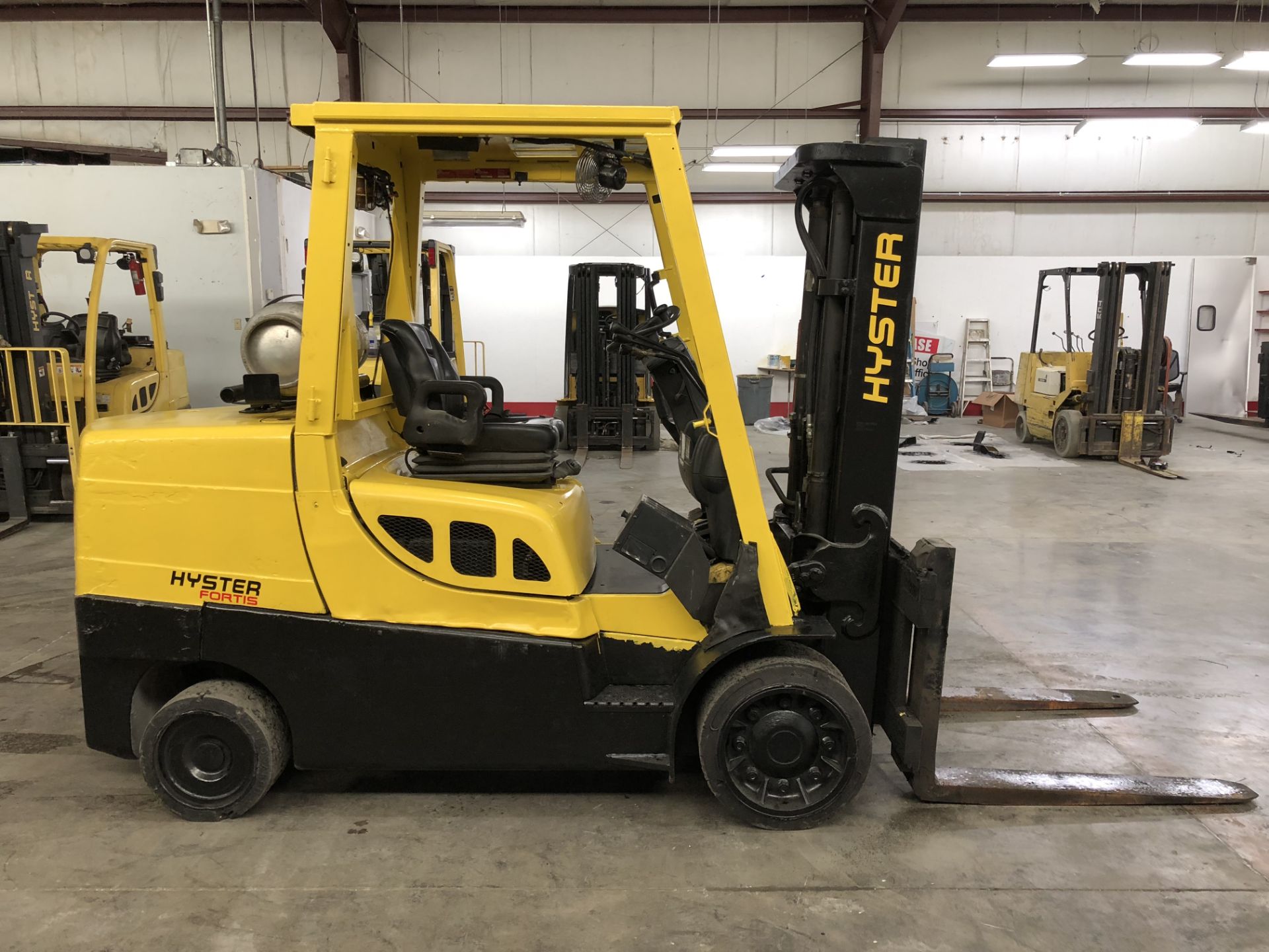 2014 HYSTER 12,000-LB., MODEL: S120FT, S/N: H004V03214M, LPG, LEVER SHIFT, SOLID TIRES, 111” - Image 3 of 5