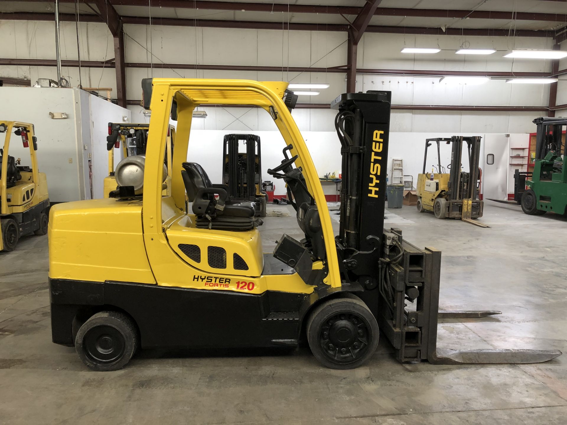 2014 HYSTER 12,000-LB., MODEL: S120FT, S/N: H004V03210M, LPG, LEVER SHIFT, SOLID TIRES, 111” - Image 3 of 5