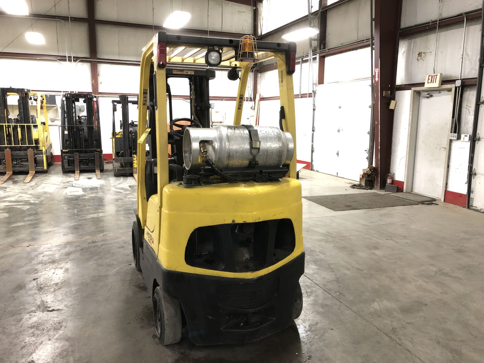 2005 HYSTER 5,000-LB., MODEL: S50FT, S/N: F187V01954C, LPG, LEVER SHIFT, SOLID TIRES, 189” RAISED/ - Image 2 of 5