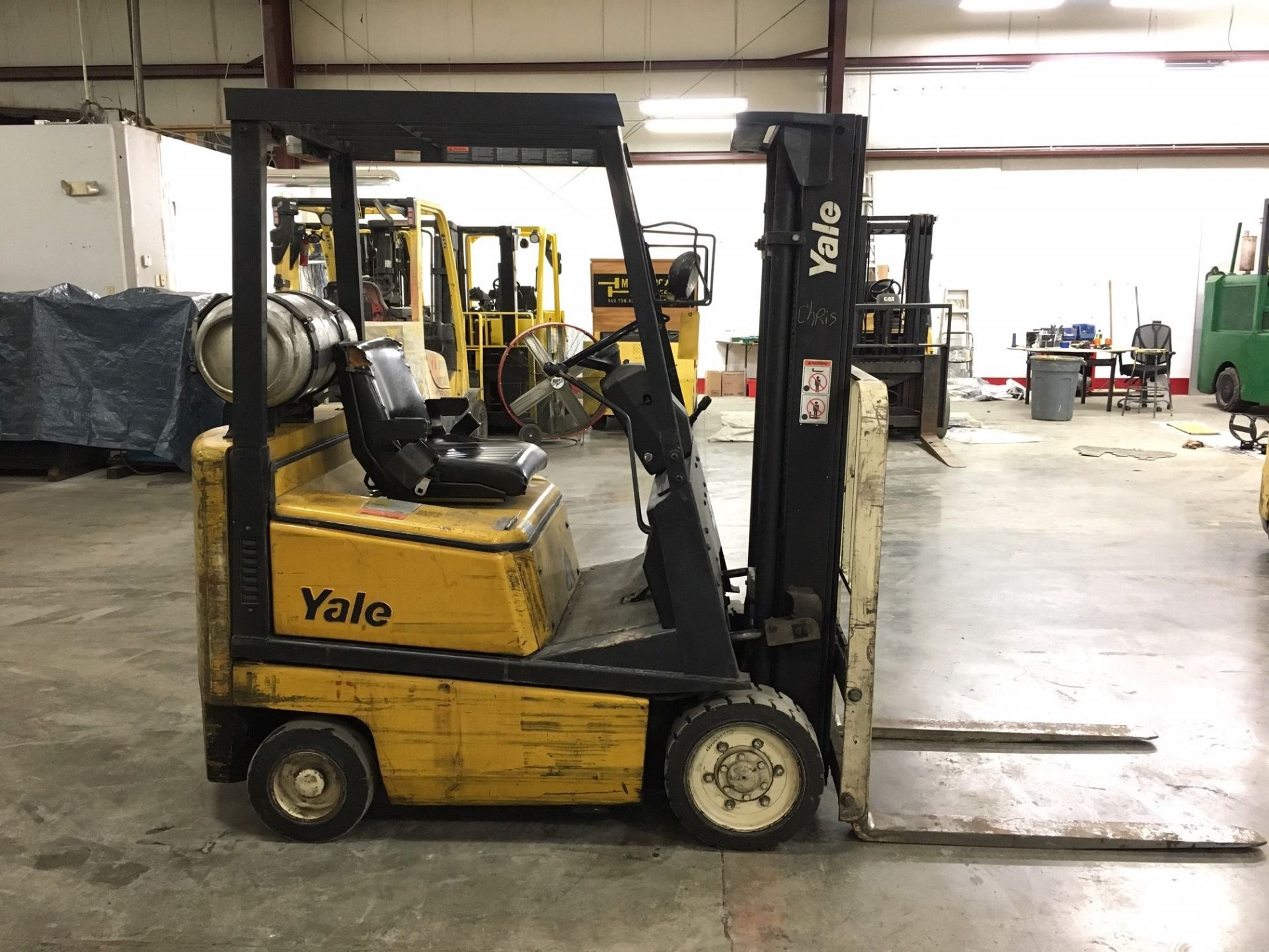 ***LOCATED IN HAMILTON, OHIO*** YALE 3,000-LB. FORKLIFT, MOD: GLC030, 3-STAGE MAST, LPG, LEVER SHIFT - Image 3 of 6