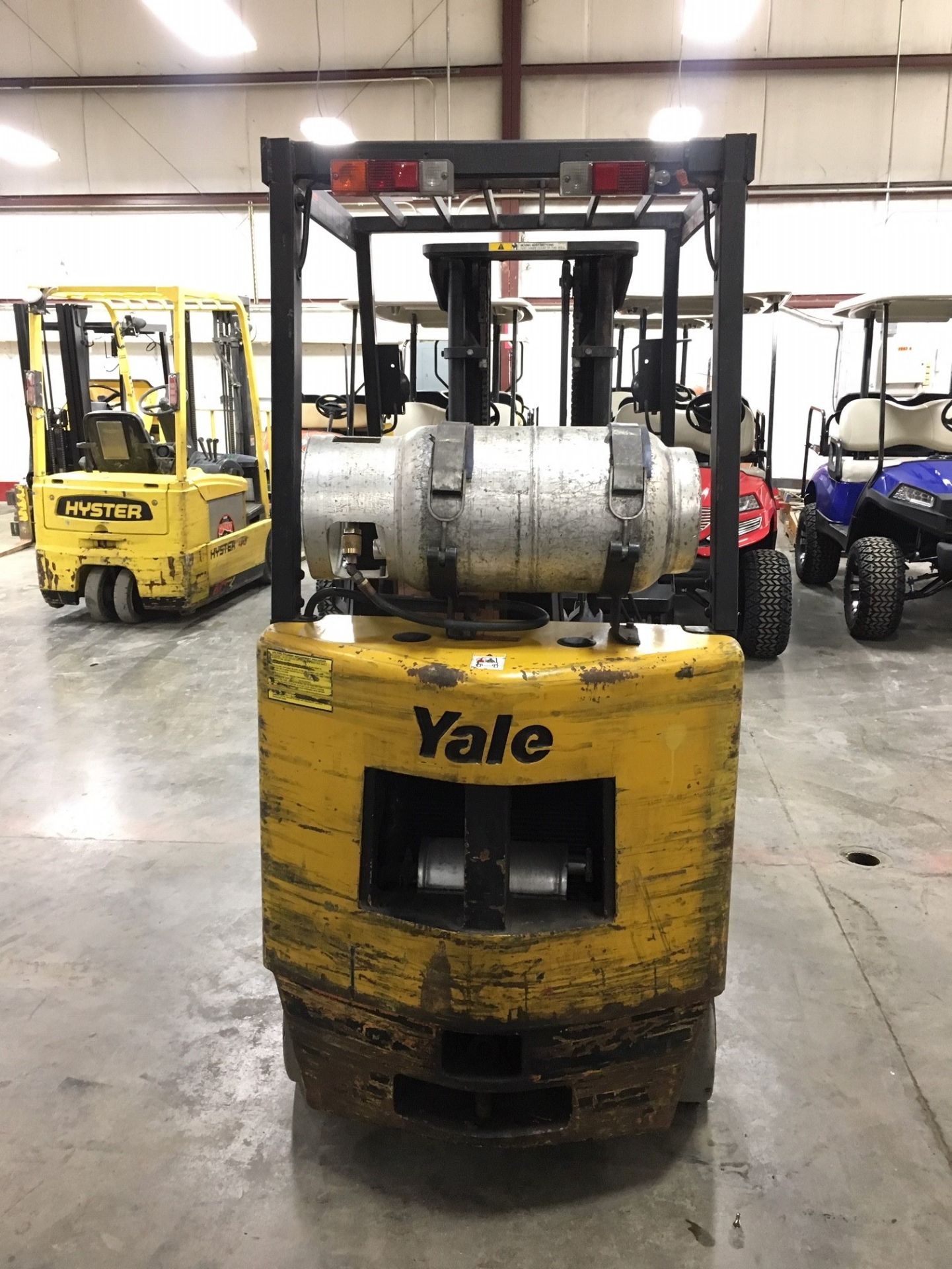 ***LOCATED IN HAMILTON, OHIO*** YALE 3,000-LB. FORKLIFT, MOD: GLC030, 3-STAGE MAST, LPG, LEVER SHIFT - Image 4 of 6