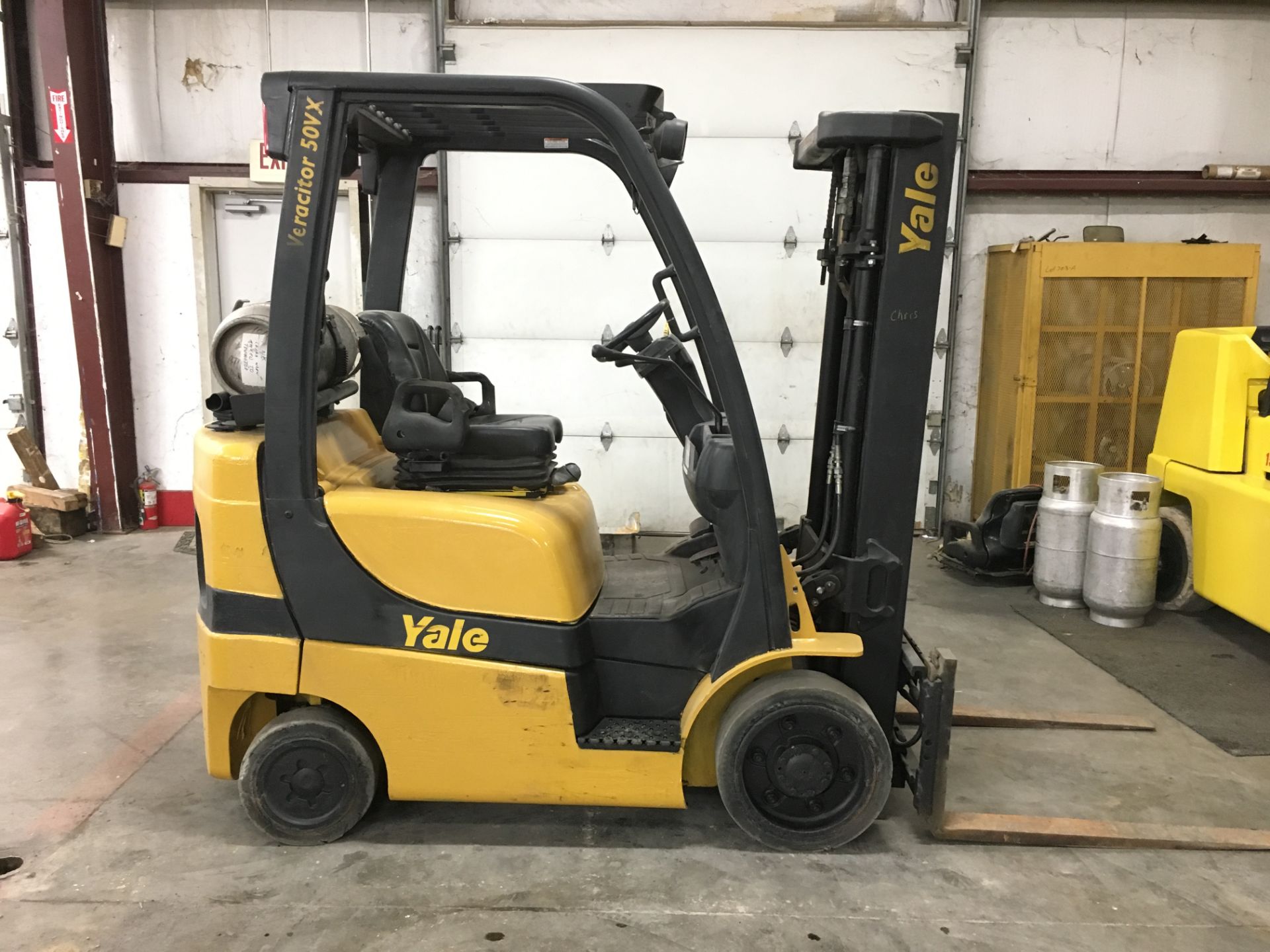 2013 YALE 5,000 LB. FORKLIFT, MODEL: GLC050VX, S/N: A910V23556L, LPG, LEVER SHIFT, SOLID TIRES