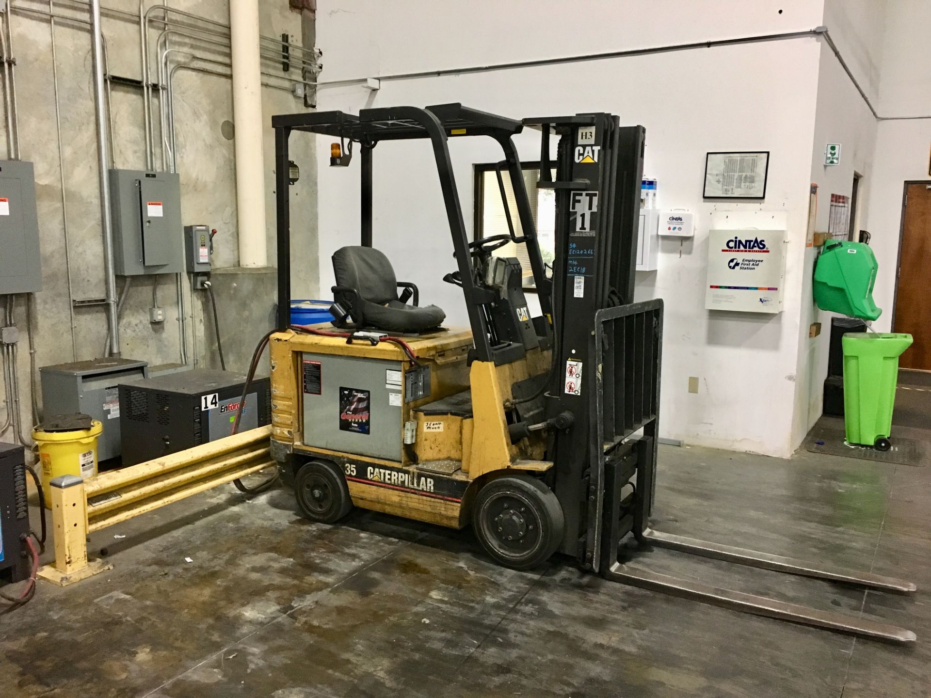 CATERPILLAR 3,500-LB. CAPACITY ELECTRIC FORKLIFT; S/N EC120266, MODEL 2EC18, 36 VOLT, 3-STAGE