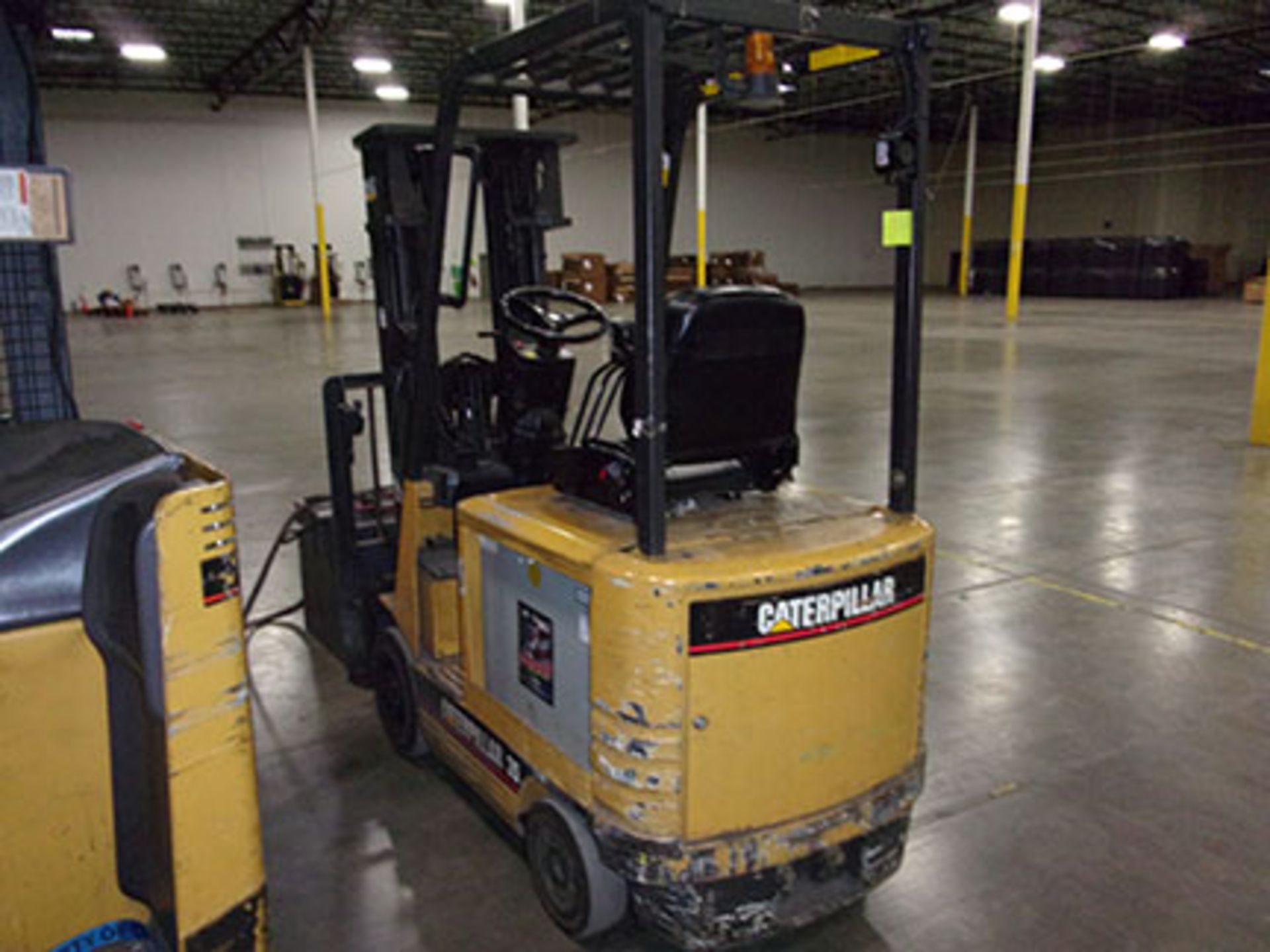 CATERPILLAR 3,500-LB. CAPACITY ELECTRIC FORKLIFT; S/N EC120266, MODEL 2EC18, 36 VOLT, 3-STAGE - Image 3 of 3