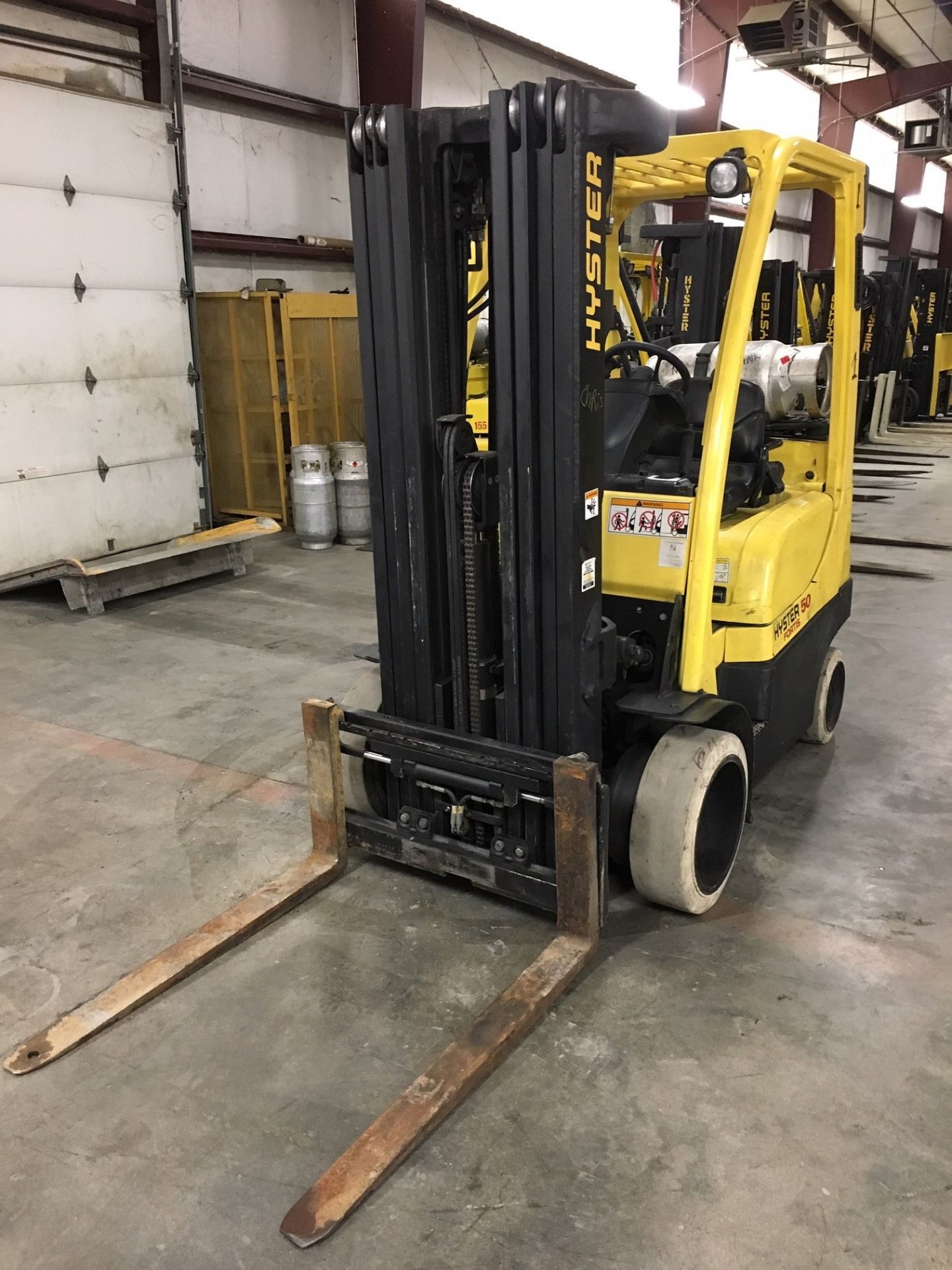 ***LOCATED IN HAMILTON, OHIO** 2007 HYSTER 5,000-LB. FORKLIFT, MODEL: S50FT, SIDESHIFT, LPG - Image 2 of 5