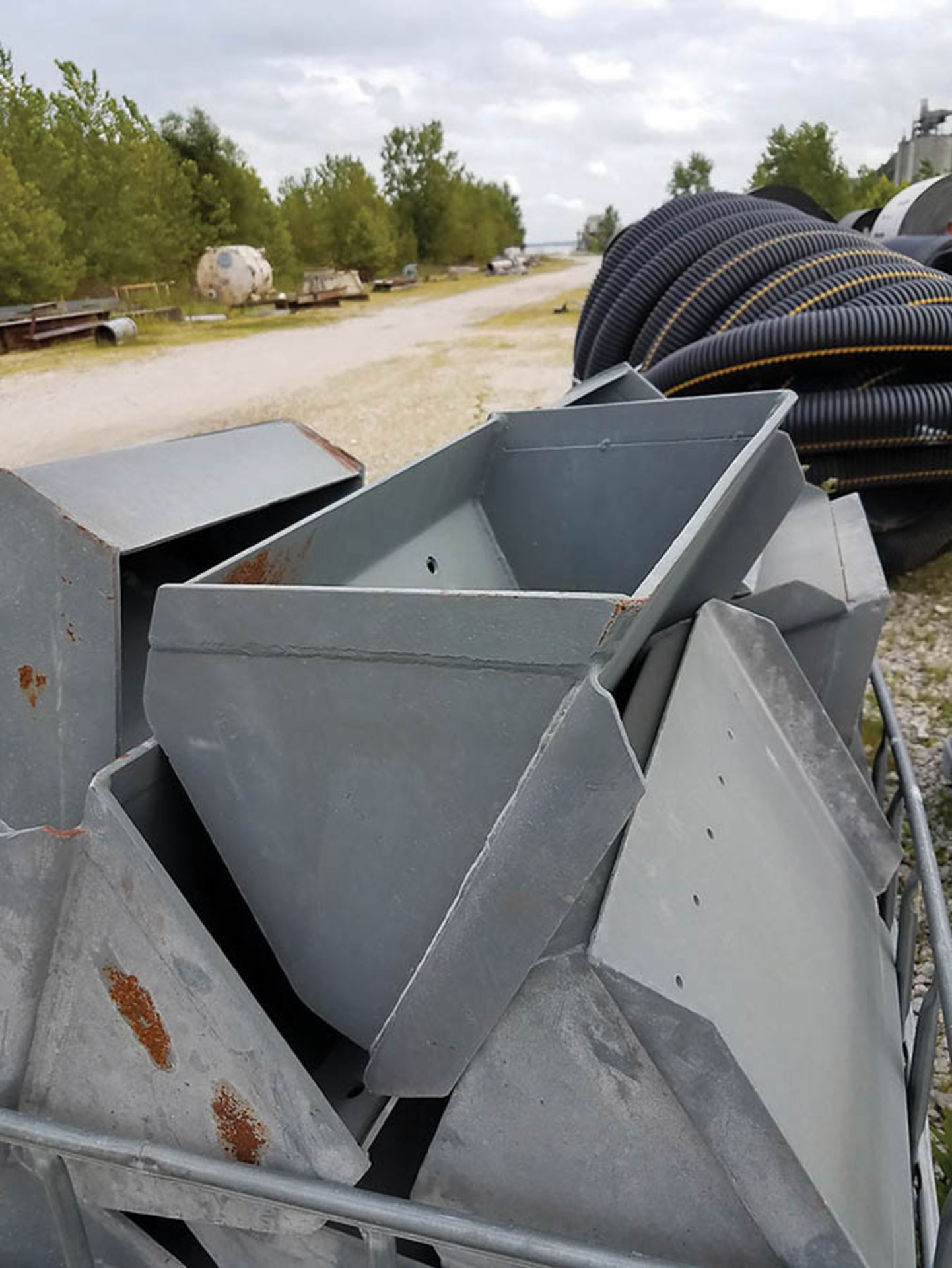 (184) AUMUND ELEVATOR BUCKETS - Image 2 of 6