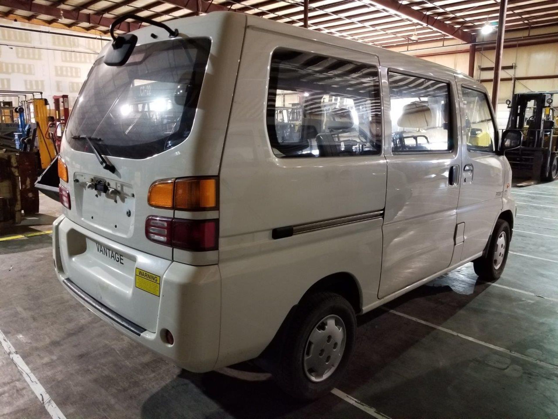 2012 VANTAGE PRIMO UTILITY VAN, 1.2 L EFI DOHC 16-VALVE CACTEK GASOLINE ENGINE, 5-SPEED, DUAL - Image 6 of 13