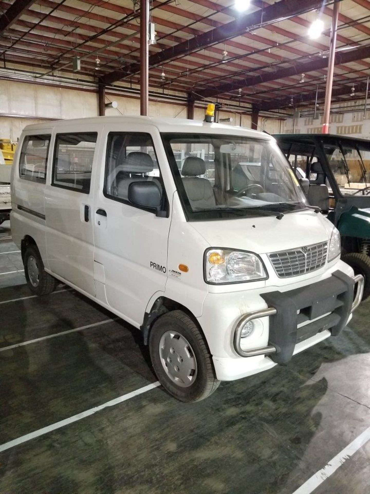 2012 VANTAGE PRIMO UTILITY VAN, 1.2 L EFI DOHC 16-VALVE CACTEK GASOLINE ENGINE, 5-SPEED, DUAL - Image 9 of 13