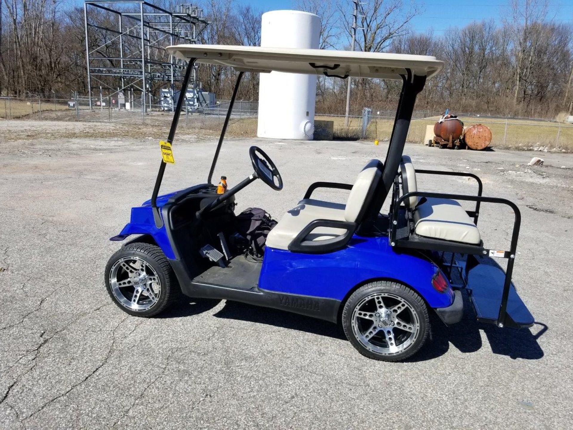 YAMAHA 48-VOLT GOLF CART; CUSTOM WHEELS & TIRES