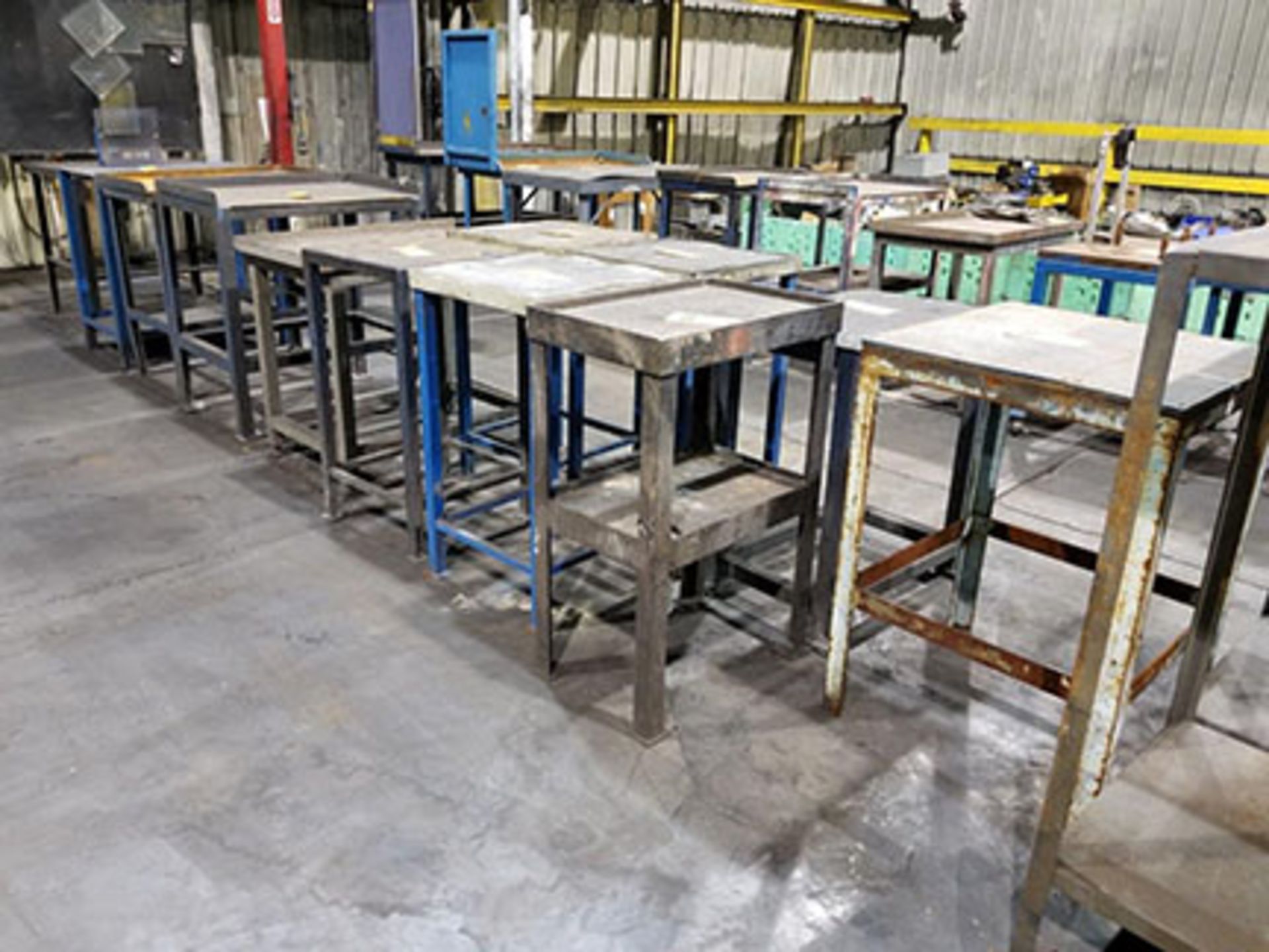 ROW OF ASSORTED SIZE TABLES - Bild 3 aus 3