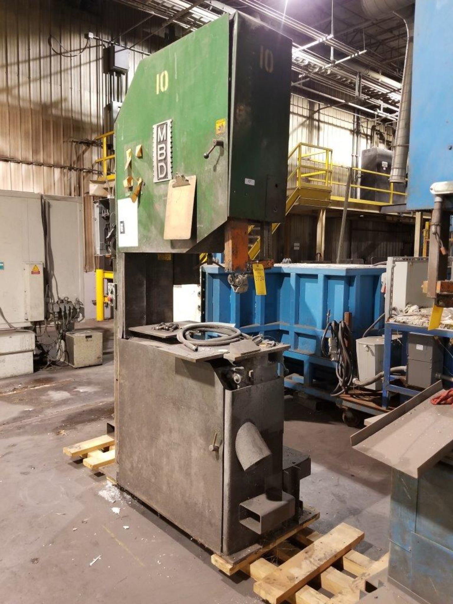 MBD VERTICAL BAND SAW 36'' DEEP