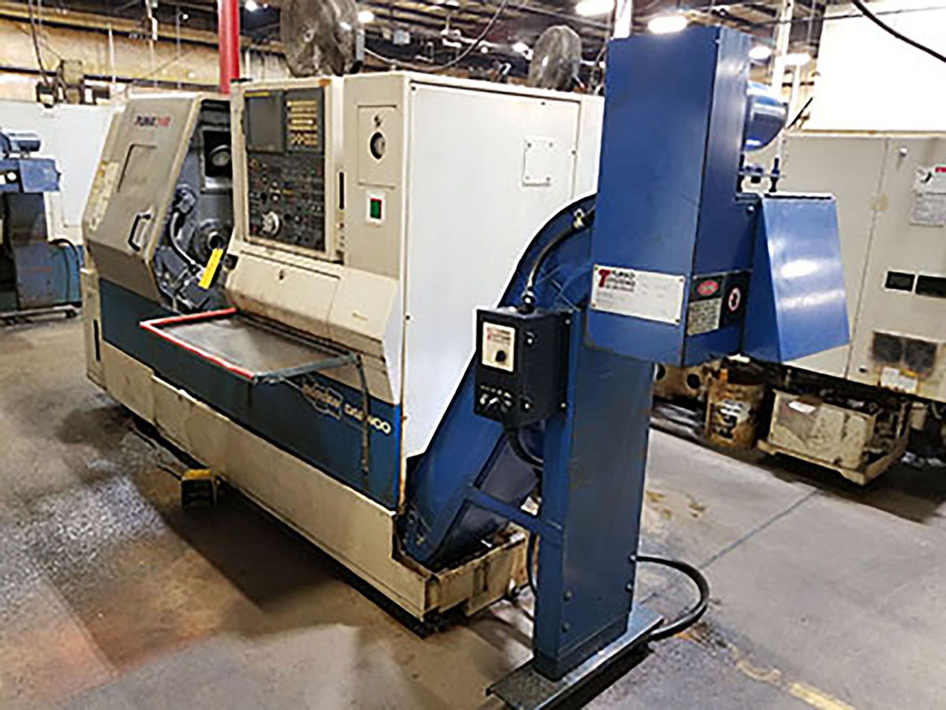 2005 DAEWOO PUMA 240B CNC TURNING CENTER; 12-POSITION TURRET, COOLANT SYSTEM, FANUC SERIES 21I-TB - Bild 2 aus 9