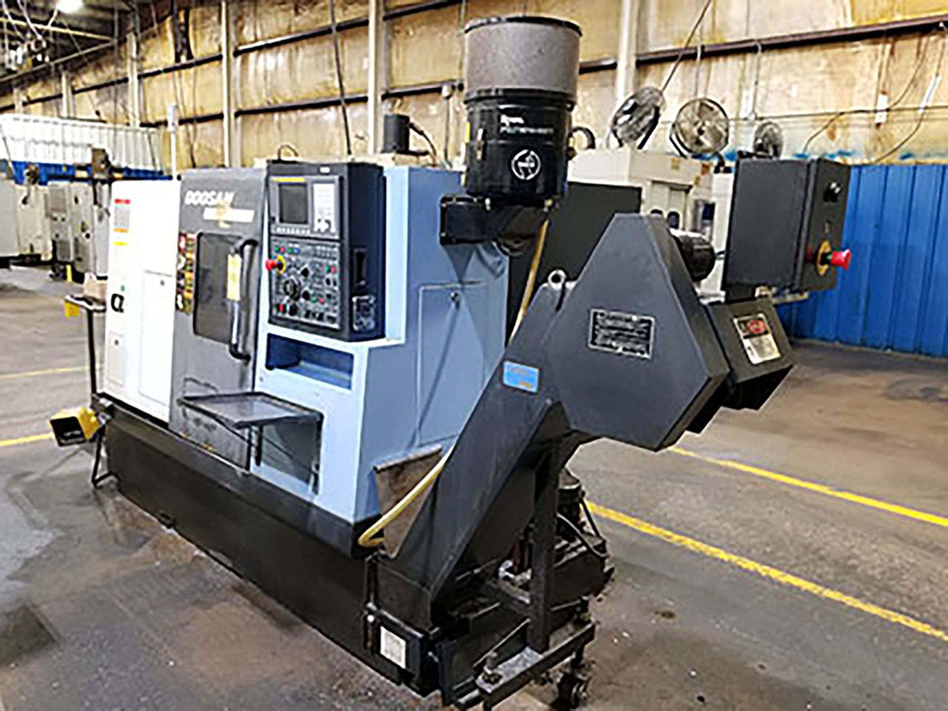 2014 DOOSAN LYNX 220 LX 220LC CNC TURNING CENTER; 12-POSITION TURRET, HENNING CHIP CONVEYOR, ROYAL - Bild 2 aus 8