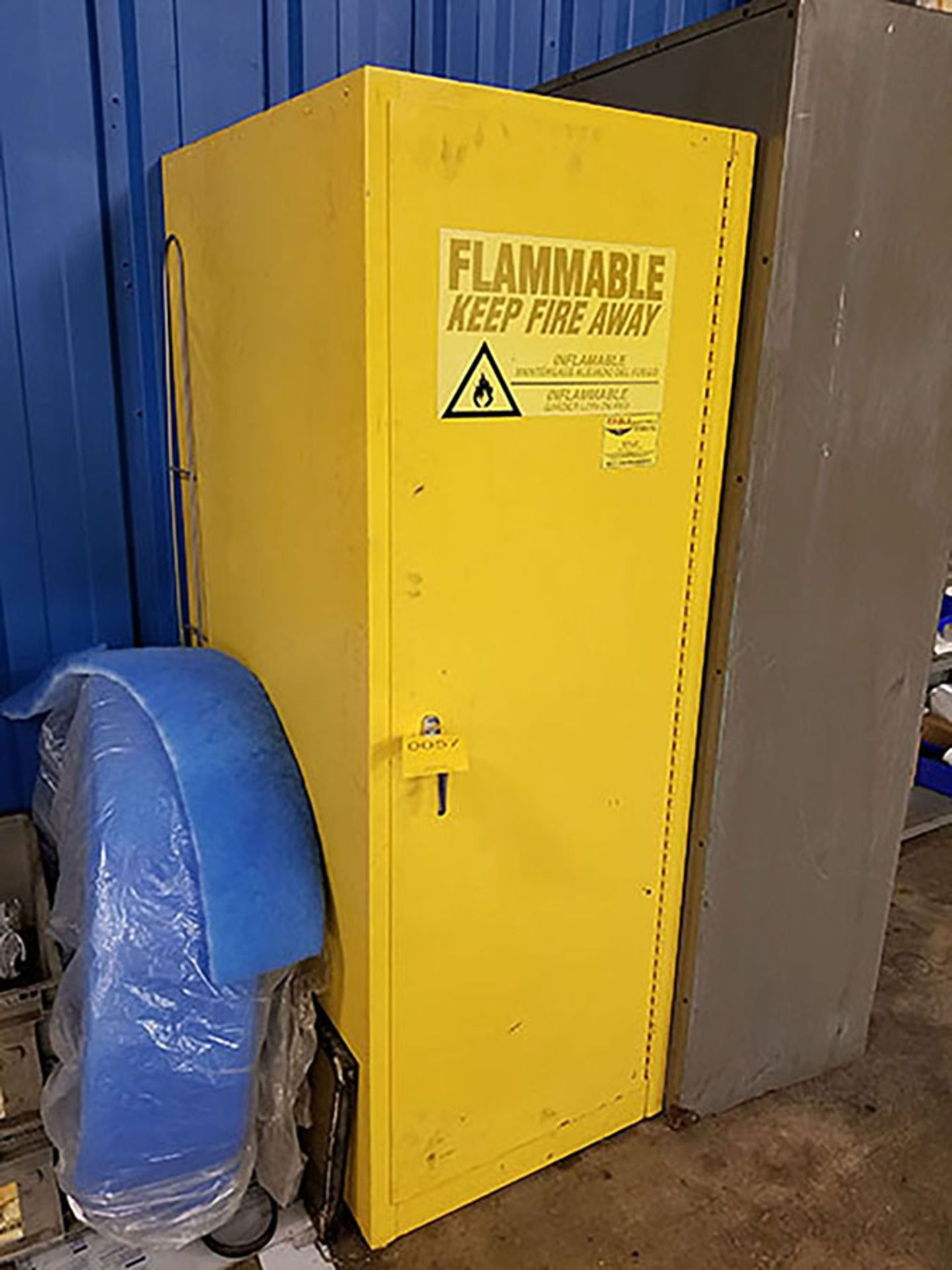 EAGLE MANUFACTURING CO FLAMMABLE LIQUIDS CABINET; MODEL 1946, 48-GALLON CAPACITY