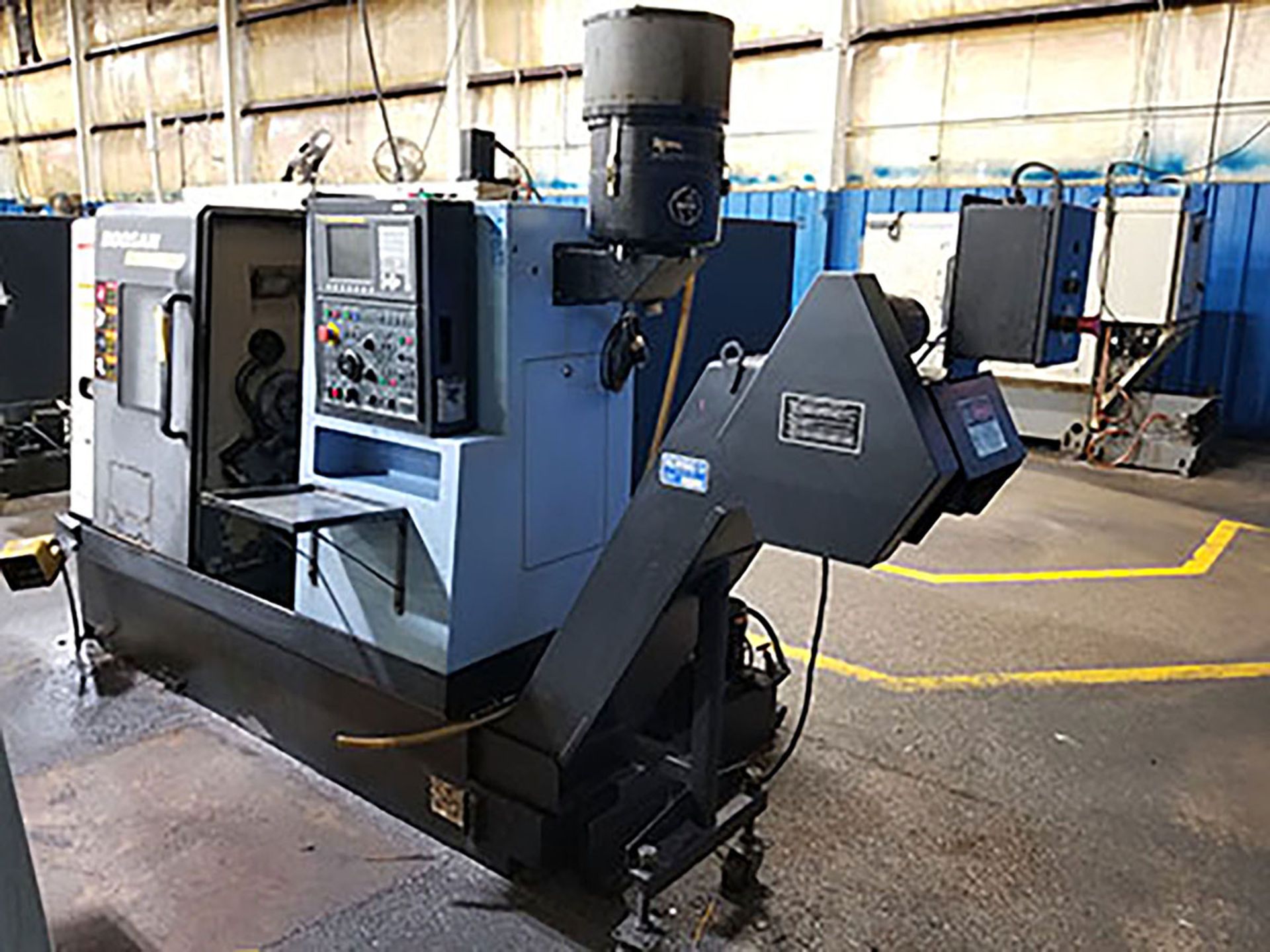 2013 DOOSAN LYNX220 LX220LC CNC TURNING CENTER; 12-POSITION TURRET, HENNING CHIP CONVEYOR, ROYAL - Bild 2 aus 9