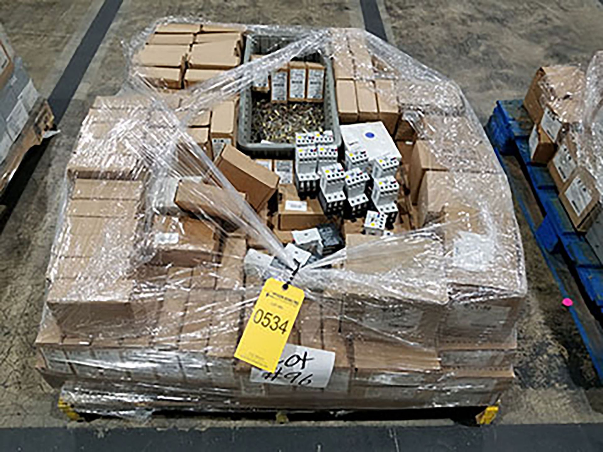 PALLET OF (NEW IN BOX) SOFT STARTERS, TRANSFORMERS, ELECTRIC BASE BOARDS, DAMAGED NGS MCCB, AND