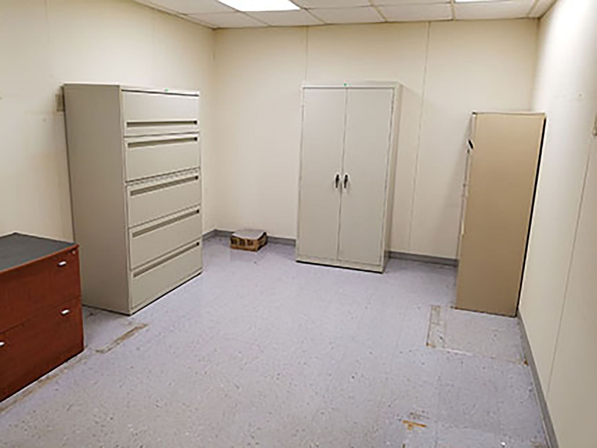 CONTENTS OF OFFICE; DESK, CHAIR, 2-DOOR CABINET, AND (2) LATERAL FILE CABINETS - Image 2 of 2