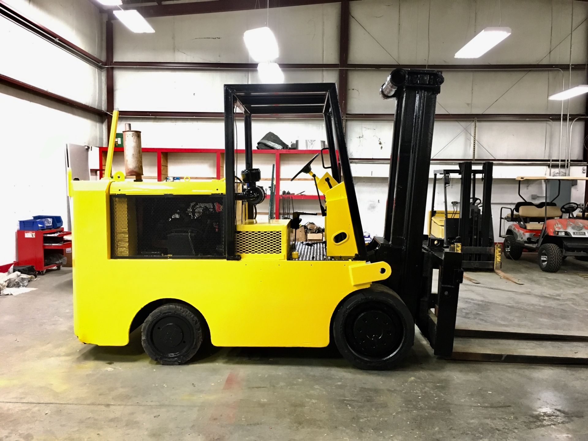 SILENT HOIST & CRANE 20,000-LB. GAS/LP FORKLIFT; MODEL FKS12, S/N 20255, AIR BRAKES, HI/LOW-