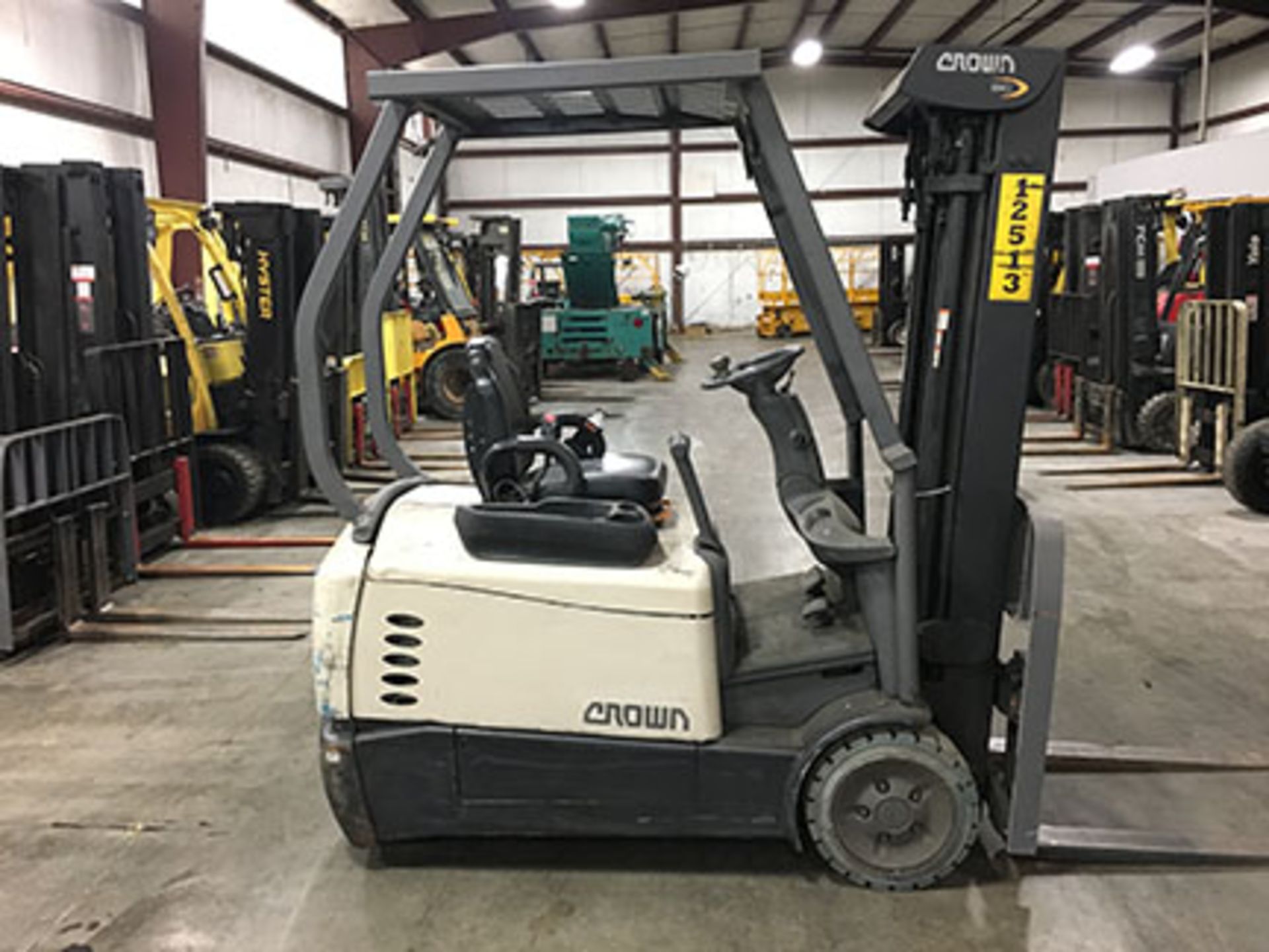 2014 CROWN 4,000-LB. 3-WHEEL FORKLIFT, MOD SC5245-40, W/ 2016 36V BATTERY, SOLID TIRES, 3-STAGE, S/S - Image 2 of 6