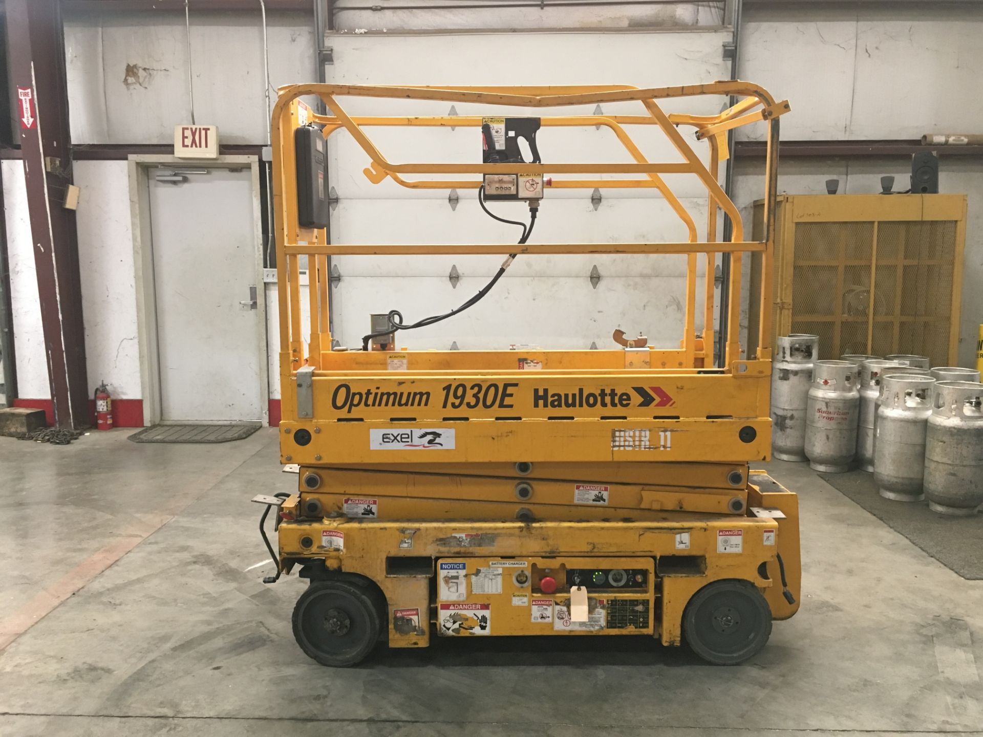 2012 HAULOTTE 19’ SCISSOR LIFT, MODEL: OPTIMUM 1930E, 30” W DECK, 506-lb. CAPACITY, 24V, 535 HRS.