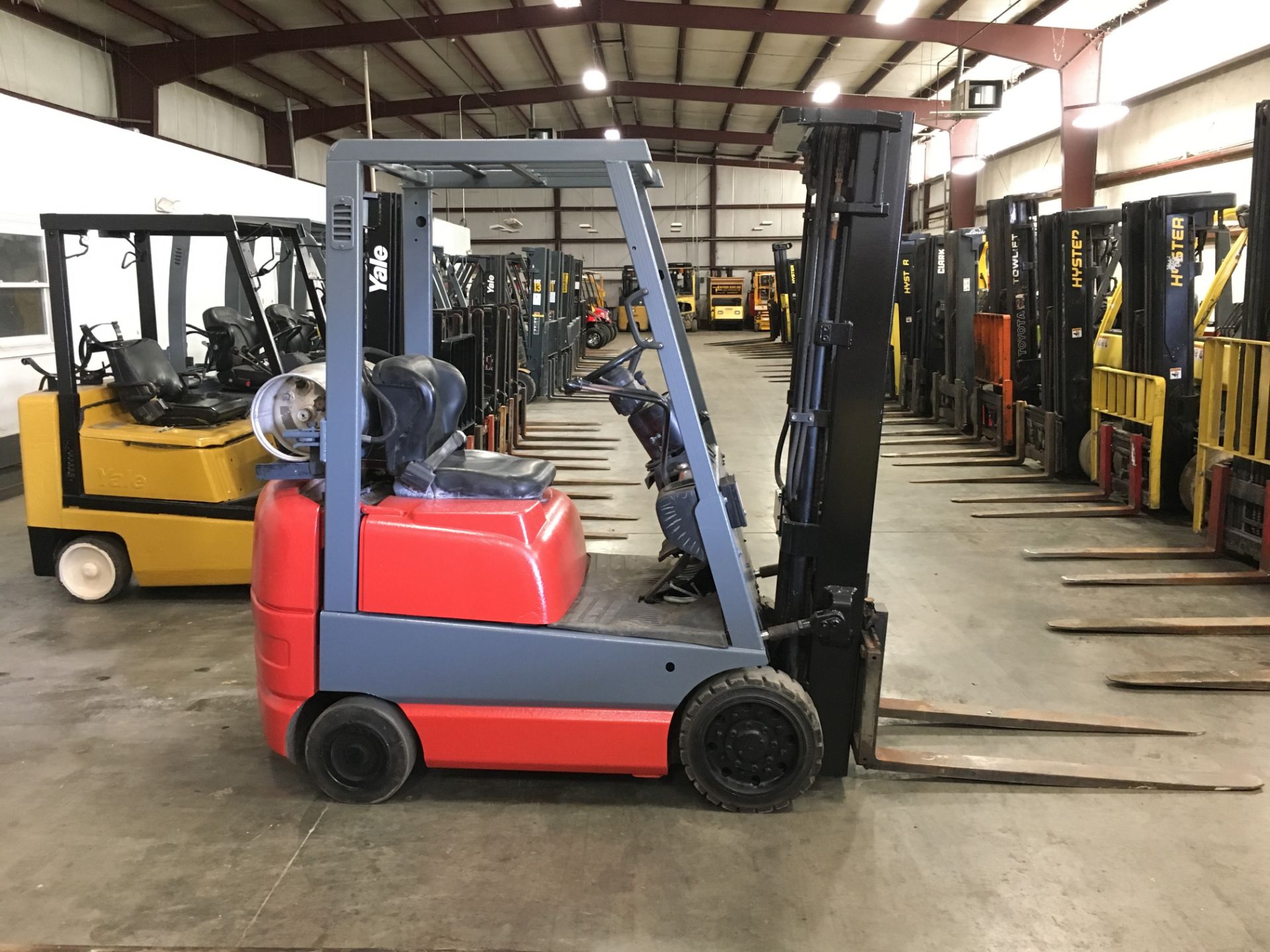 TOYOTA 3,000-LB. FORKLIFT, MOD: 42-6FGCU15, LPG, SOLID TIRES, 3-STAGE MAST, 189" LIFT, 4,474 HOURS