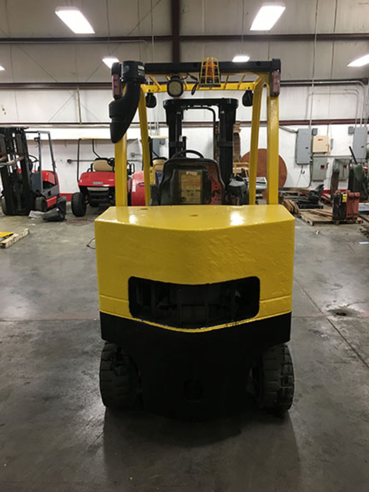 2013 HYSTER 12,000-LB., MODEL: S120FT, S/N: H004V02443L, GASOLINE, LEVER SHIFT, SOLID TIRES, 111'' - Image 4 of 6