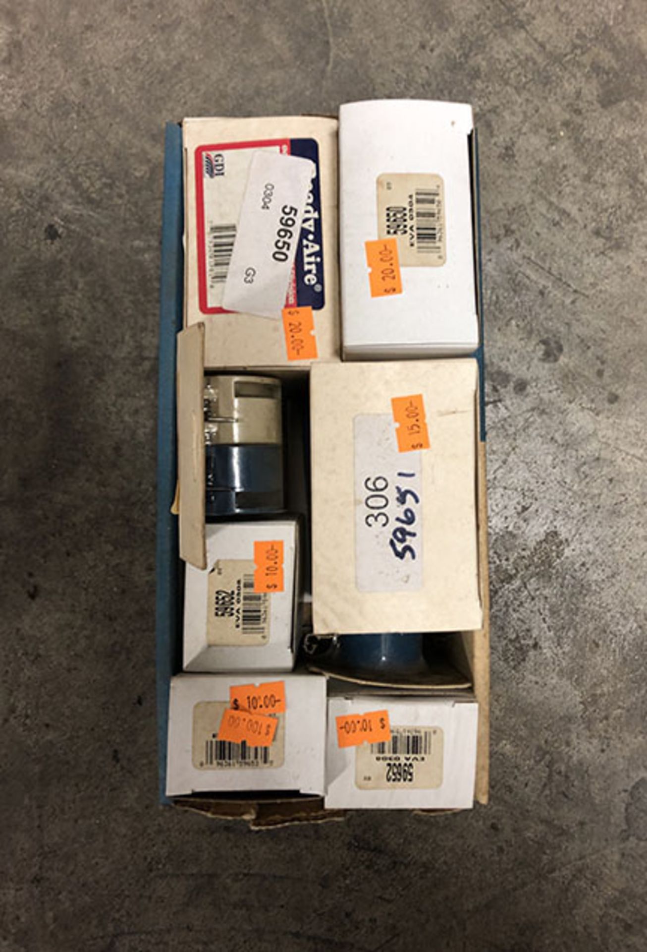 BULK LOT OF FOUR SEASONS, READY AIRE, PARKER, TRUCK AIR PARTS AUTOMOTIVE PARTS OVER 800 PARTS NEW IN - Image 2 of 22