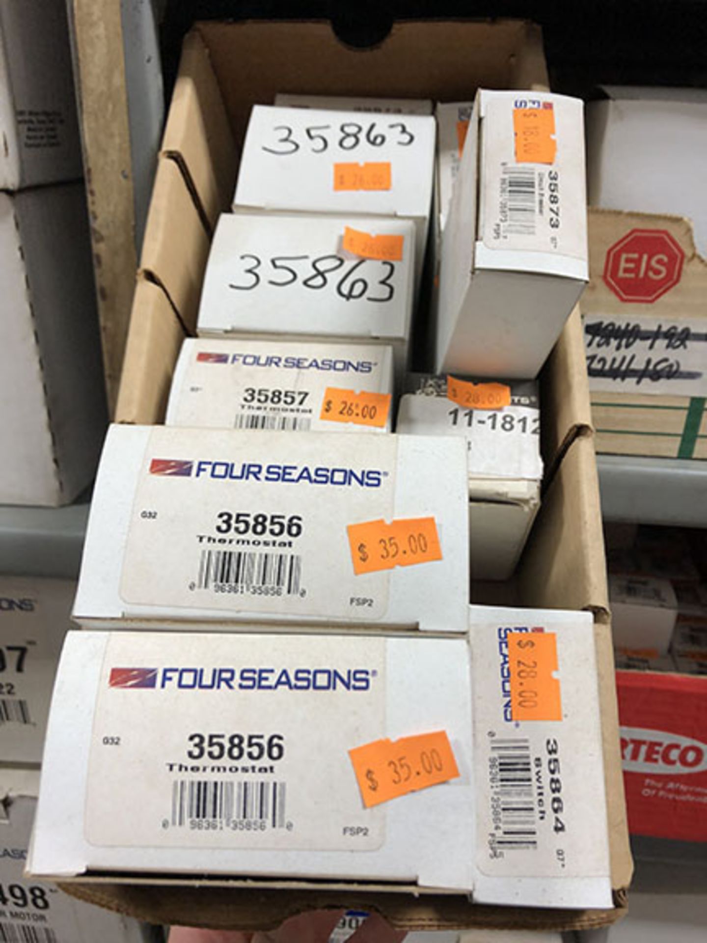 BULK LOT OF FOUR SEASONS, READY AIRE, PARKER, TRUCK AIR PARTS AUTOMOTIVE PARTS OVER 800 PARTS NEW IN - Image 8 of 22