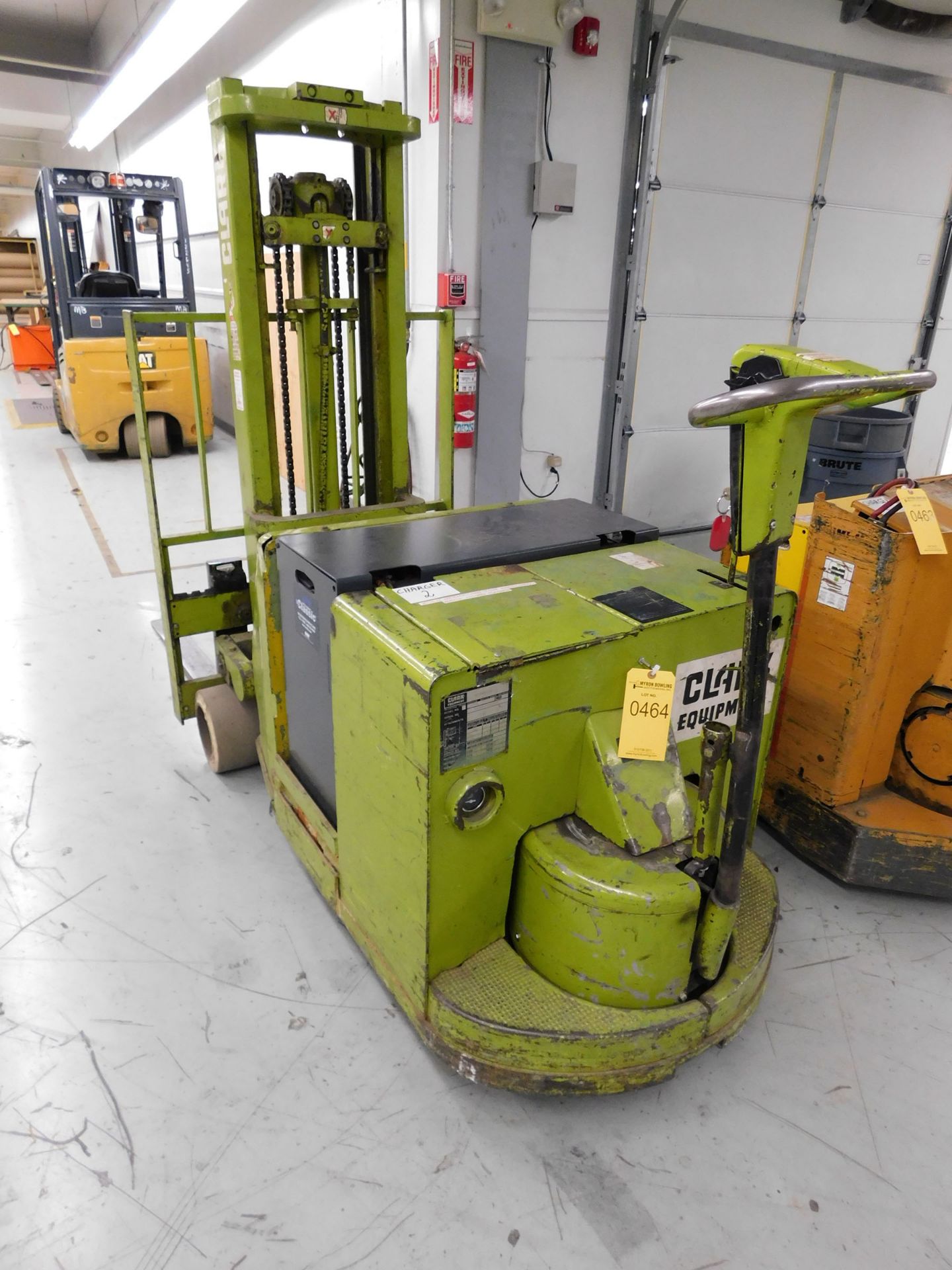 CLARK LIFT TRUCK; S/N SP245-264-2167 - Image 3 of 4