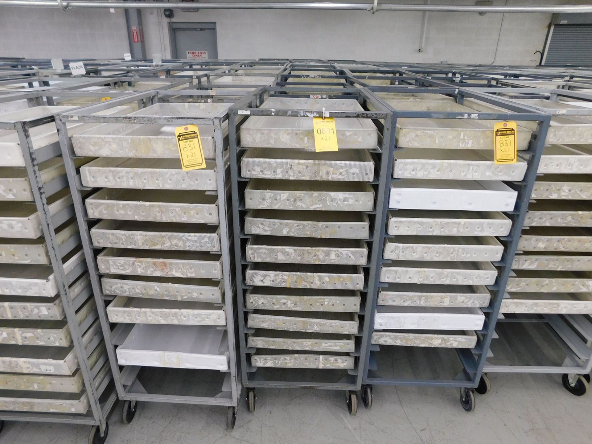 ROLLING CARTS WITH TRAYS (X21)