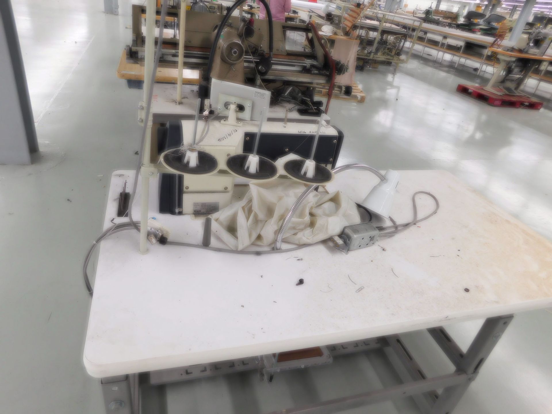 PFAFF PROGRAMMABLE LOCKSTITCH MACHINE MODEL 2083