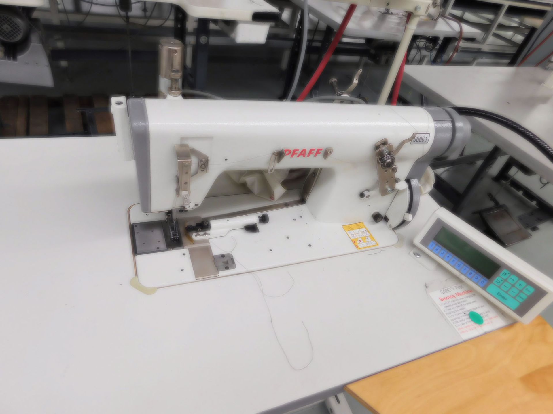 PFAFF SINGLE NEEDLE PROGRAMMABLE SEWING MACHINE, TYPE 3301, S/N 02656819