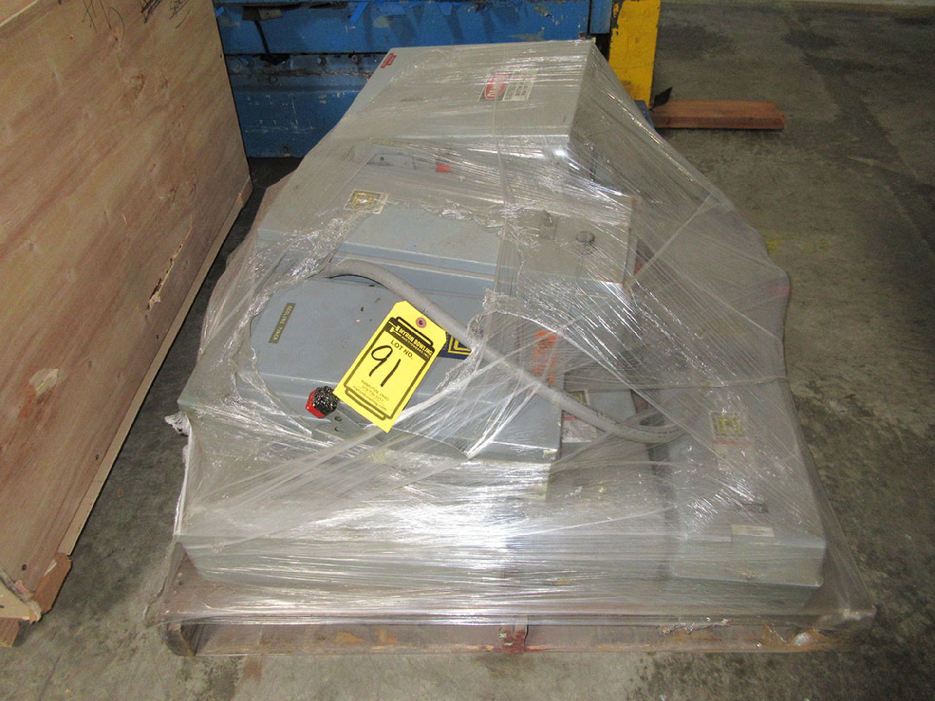 PALLET WITH ASSORTED ELECTRICAL SAFETY SWITCHES & PANEL BOXES