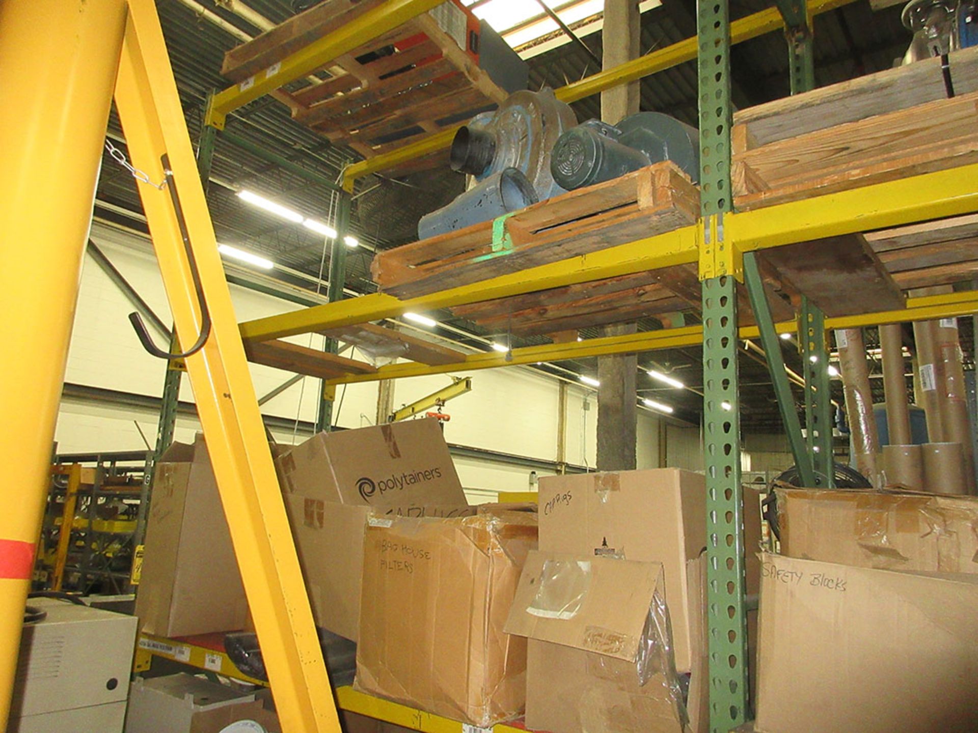 CONTENTS ON & BENEATH PALLET RACK; VACUUM PUMPS, ELECTRIC MOTORS, ELECTRIC CHAIN HOISTS, ETC. - Image 6 of 6