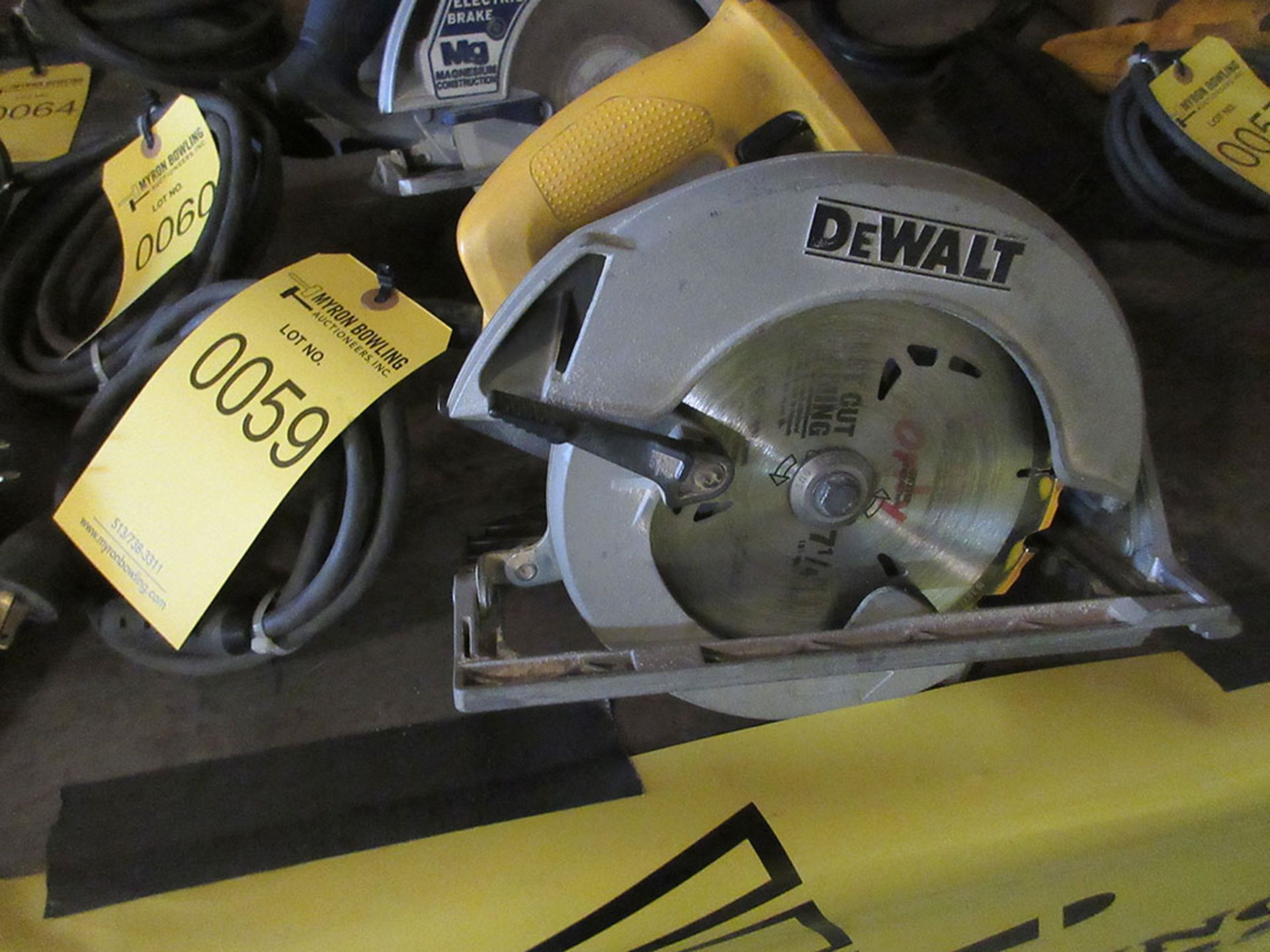 DEWALT DW368 7 1/4'' CIRCULAR SAW; S/N 647671