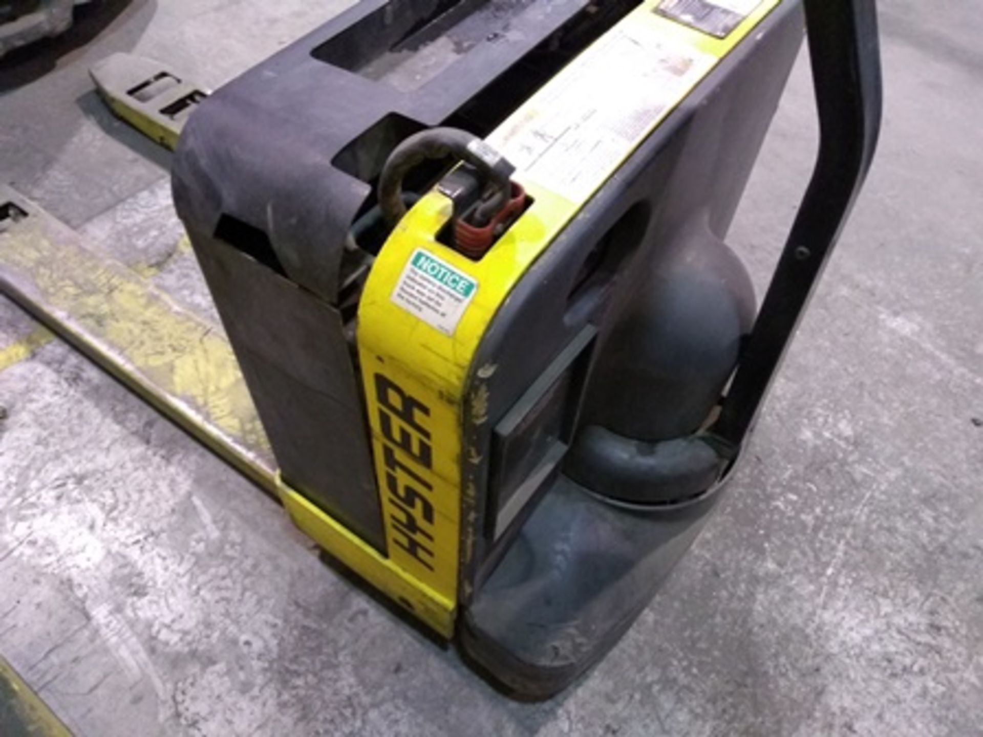 Hyster Electric Pallet Jack, model W40z, max load 4,000 pounds, built-in charger and 24V battery - Image 8 of 17