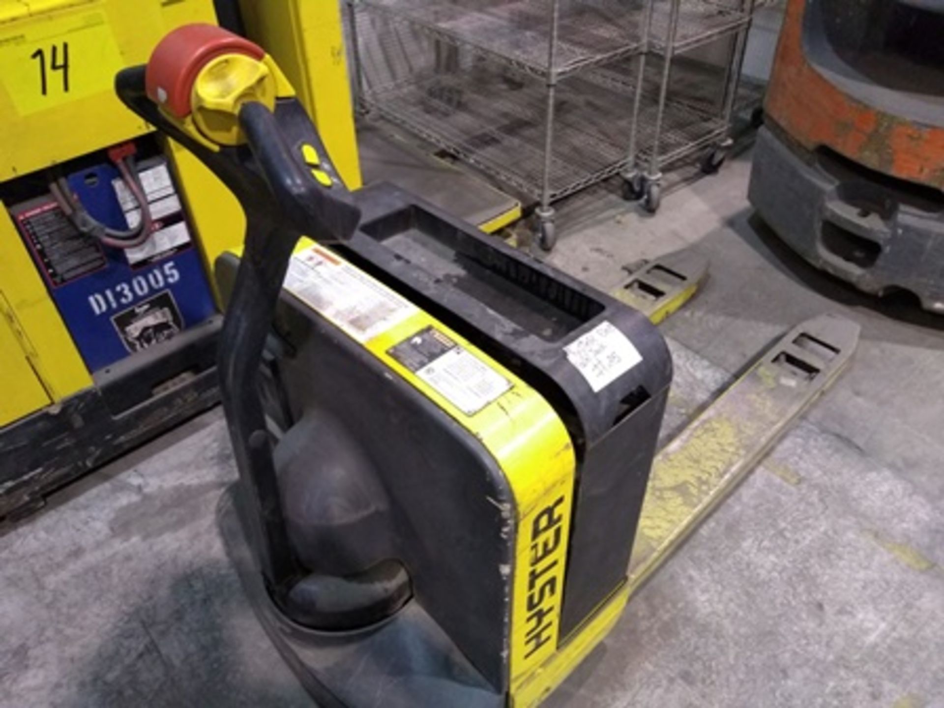 Hyster Electric Pallet Jack, model W40z, max load 4,000 pounds, built-in charger and 24V battery - Image 17 of 17