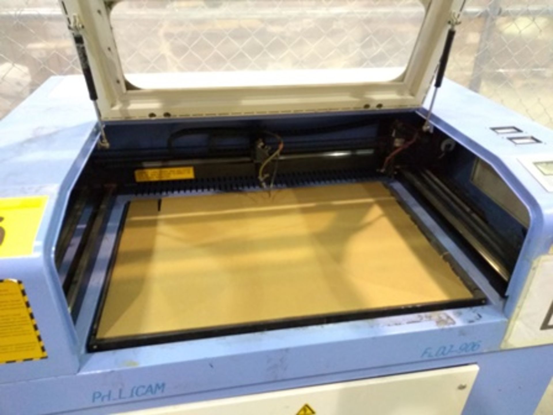 2016 Phillican CO2 laser engraver and cutting machine, model 6090. Laser power: 80x2w, 2Kw, series 2 - Image 8 of 23