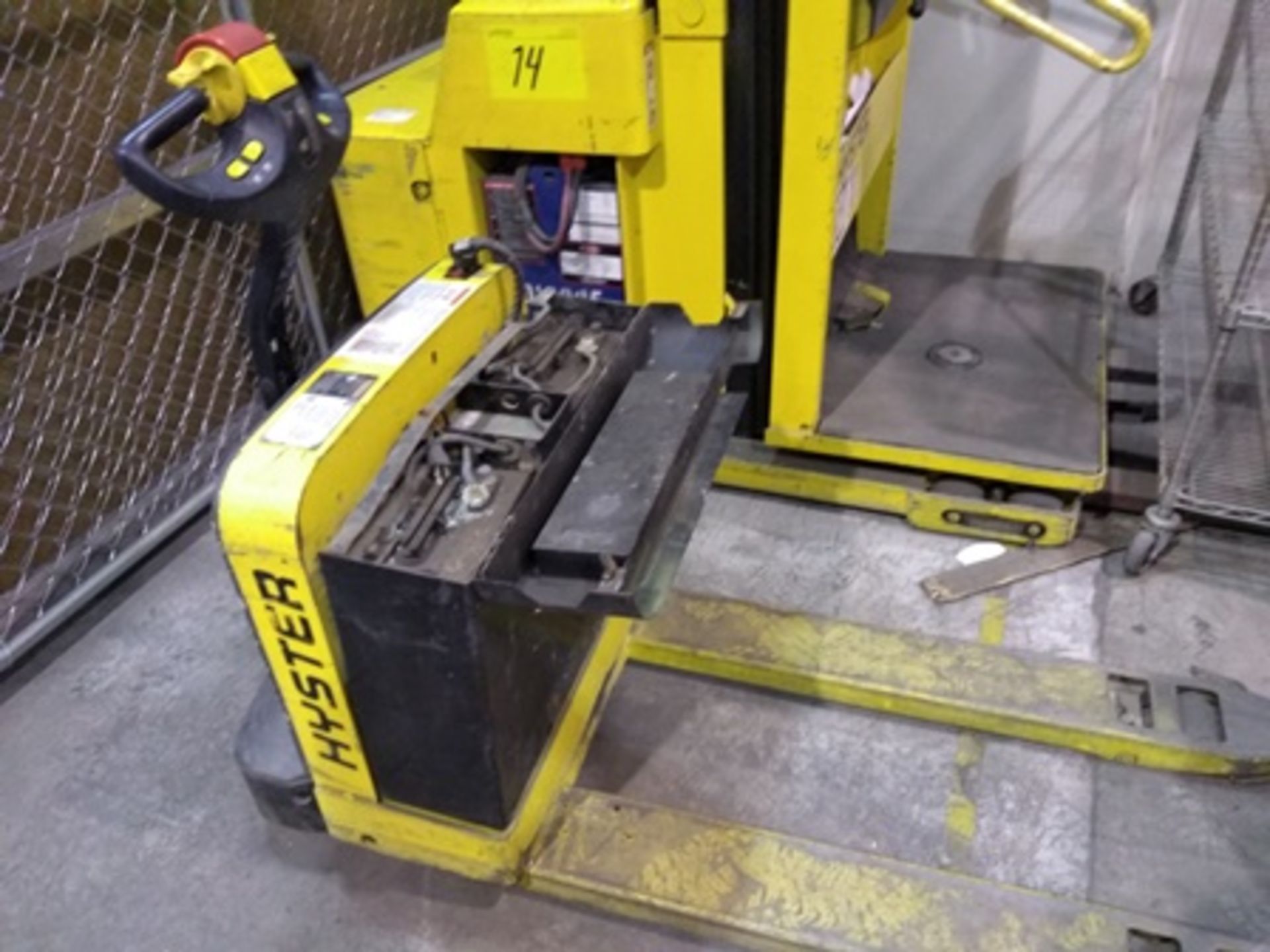 Hyster Electric Pallet Jack, model W40z, max load 4,000 pounds, built-in charger and 24V battery - Image 14 of 17