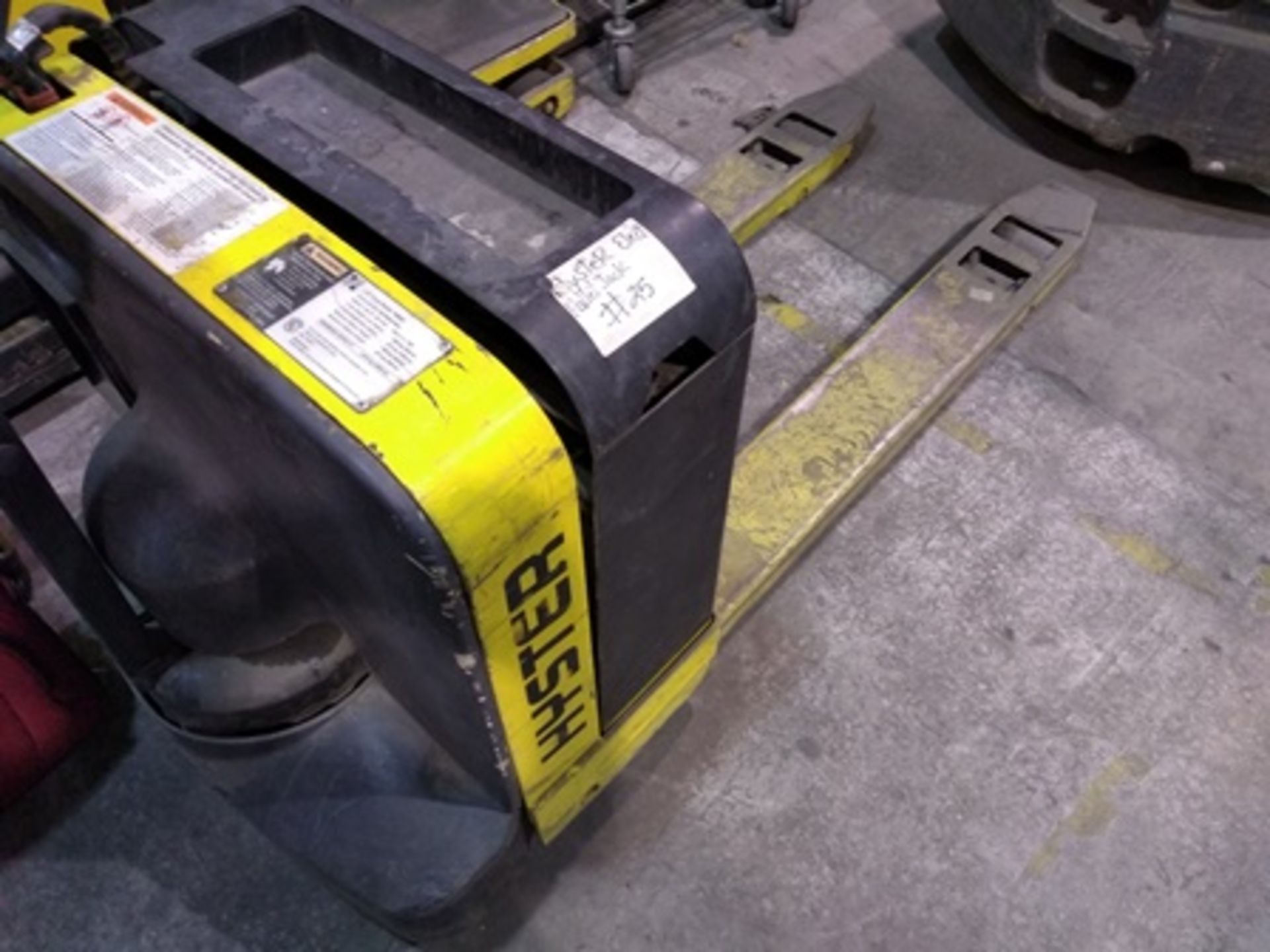 Hyster Electric Pallet Jack, model W40z, max load 4,000 pounds, built-in charger and 24V battery - Image 3 of 17