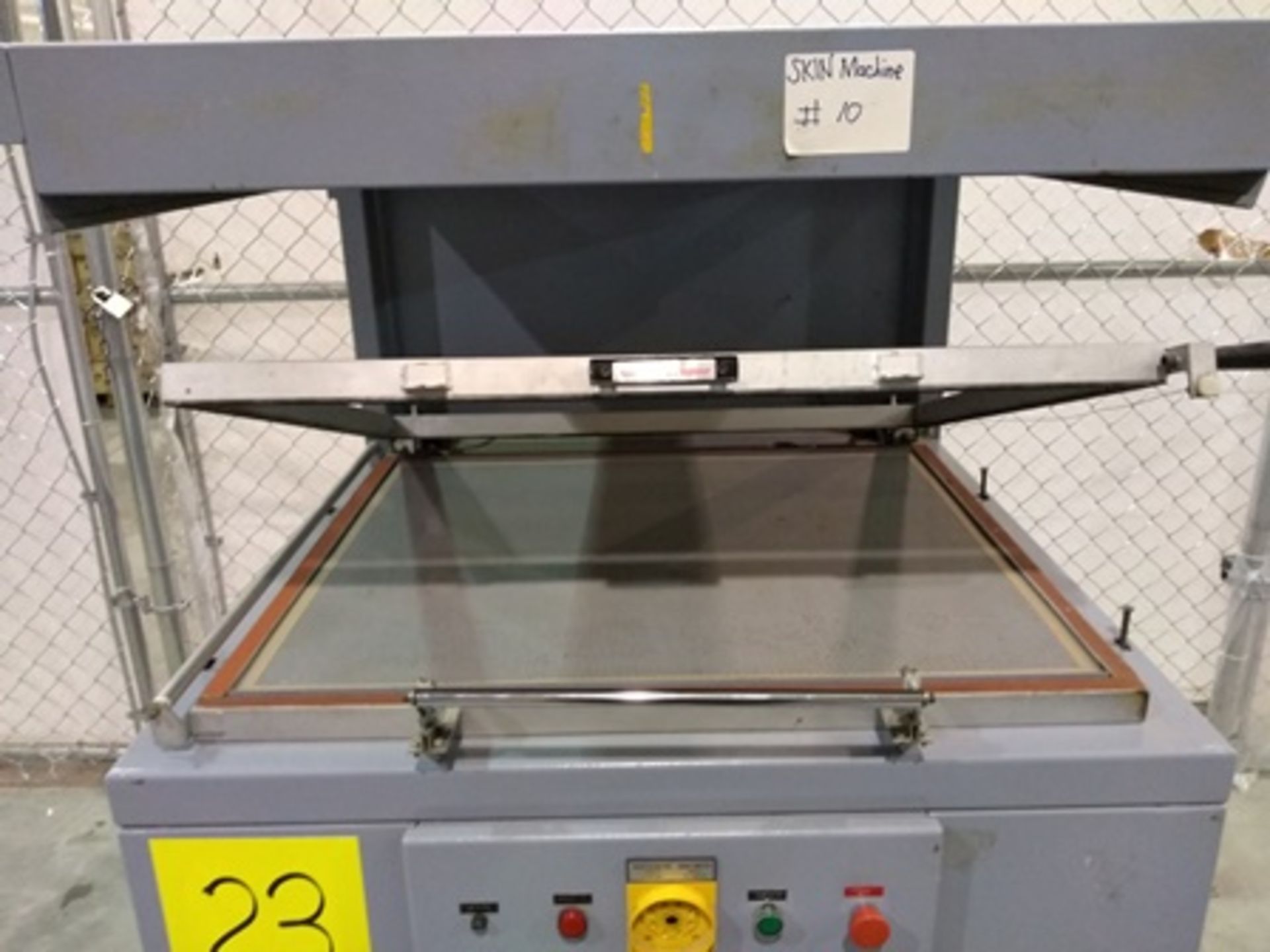 Visual Thermoforming model CT3036 skin packager, S/N 43390395, 220V, 3PH, 60HZ, 27.5x35 inch… - Image 7 of 19