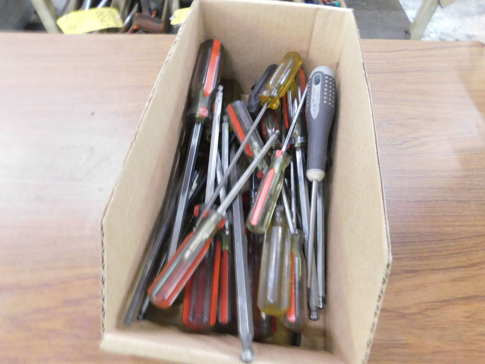 LOT OF HEXKEY SCREWDRIVERS