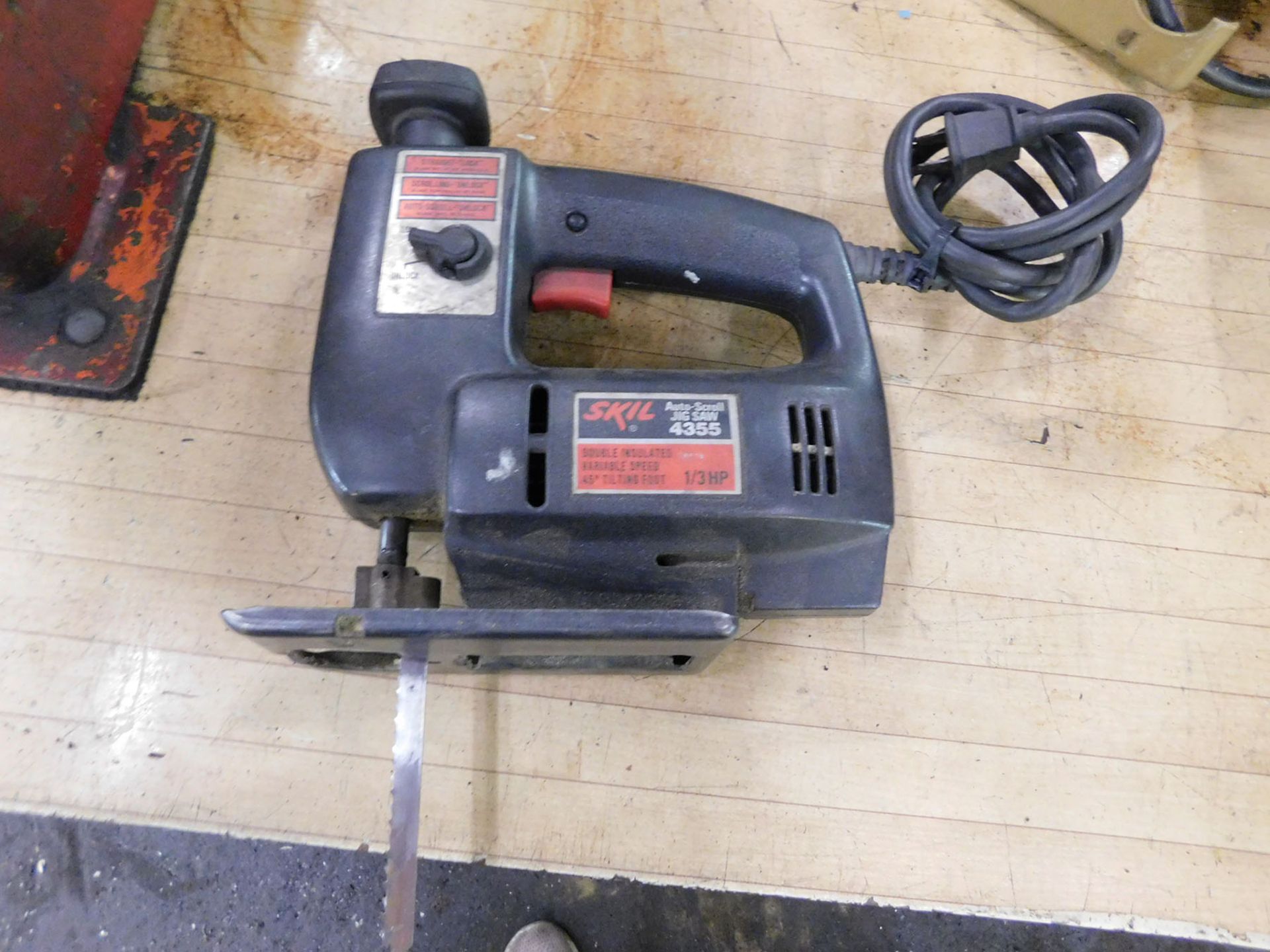 SKIL AUTO SCROLL ELECTRIC JIGSAW; MODEL 4355, 1/3 HP, VARIABLE SPEED