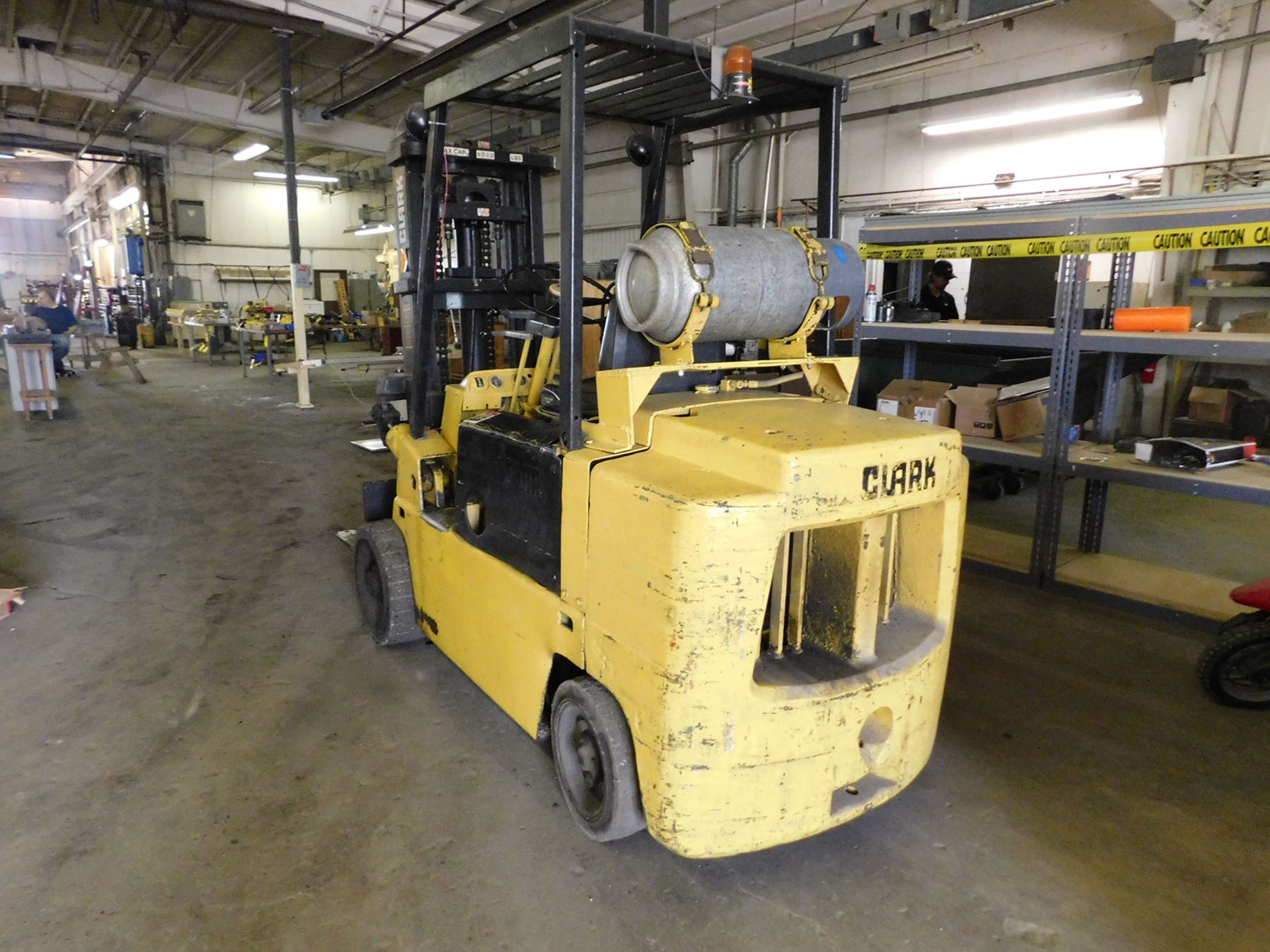 CLARK C500-80 8,000 LB. CAPACITY FORKLIFT; LP, 123'' LIFT HEIGHT, 82'', 2-STAGE MAST, SOLID TREAD - Image 3 of 4